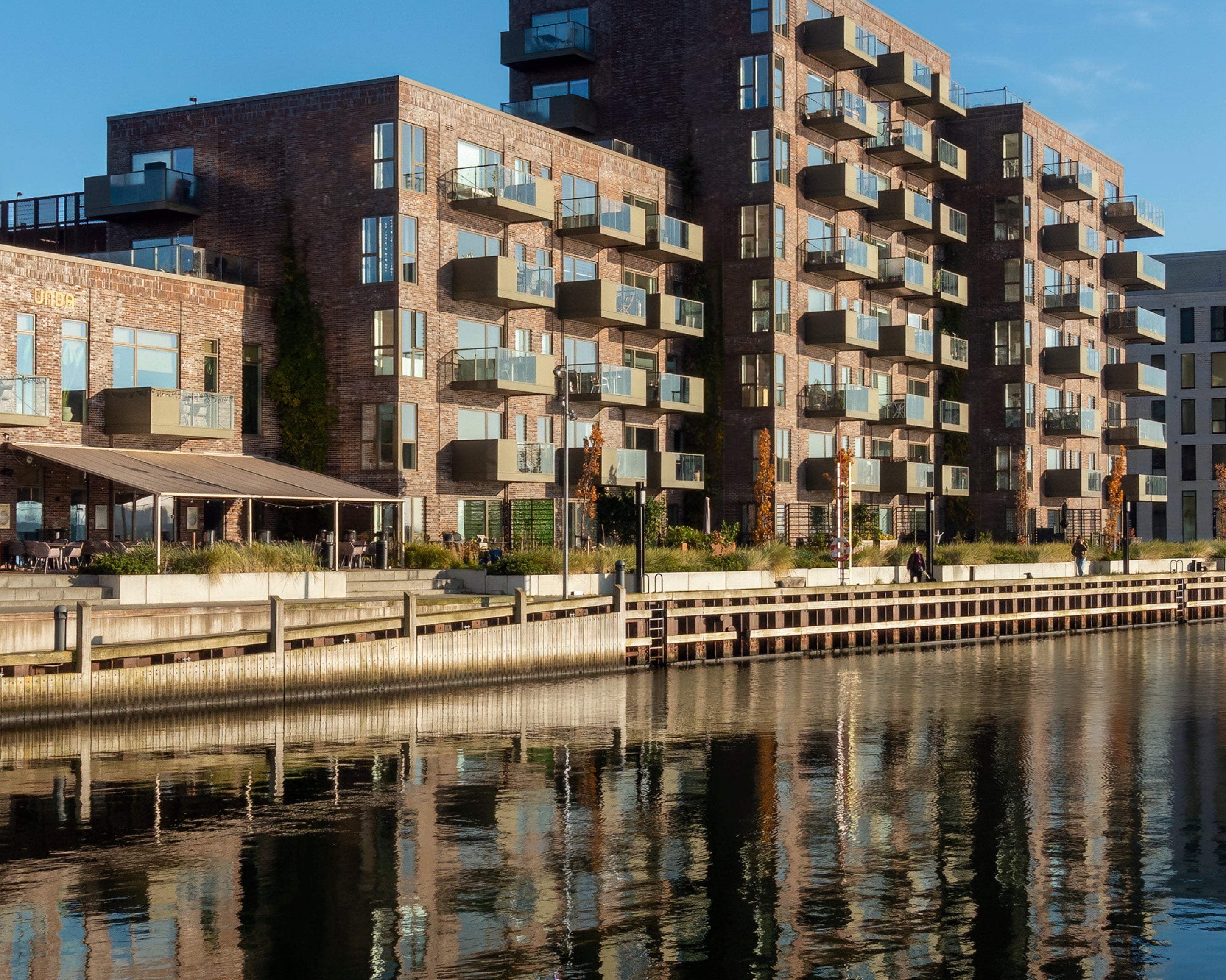Docksidedwellings-100x150cm.jpg