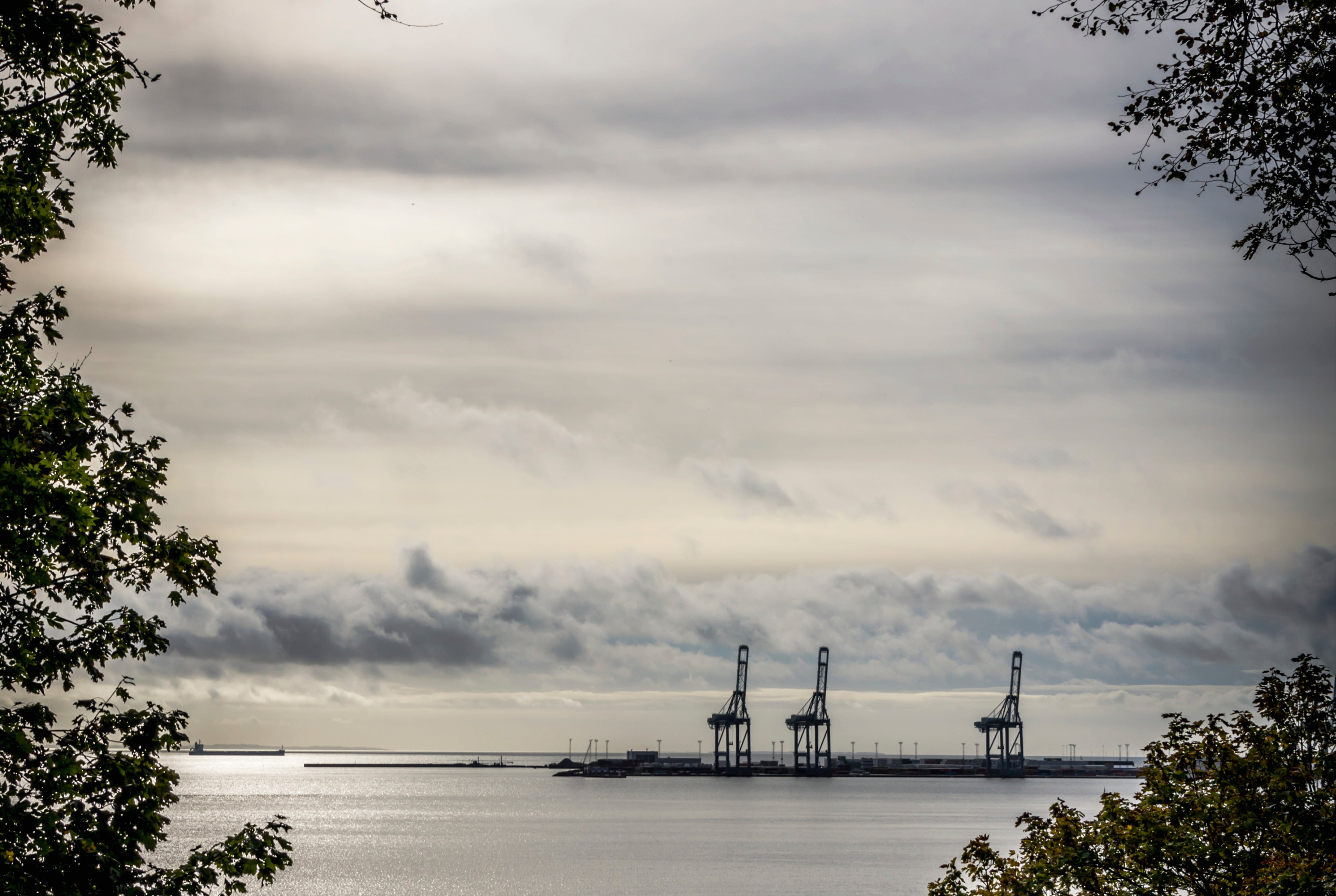 Framedhorizon-150x100cm.jpg