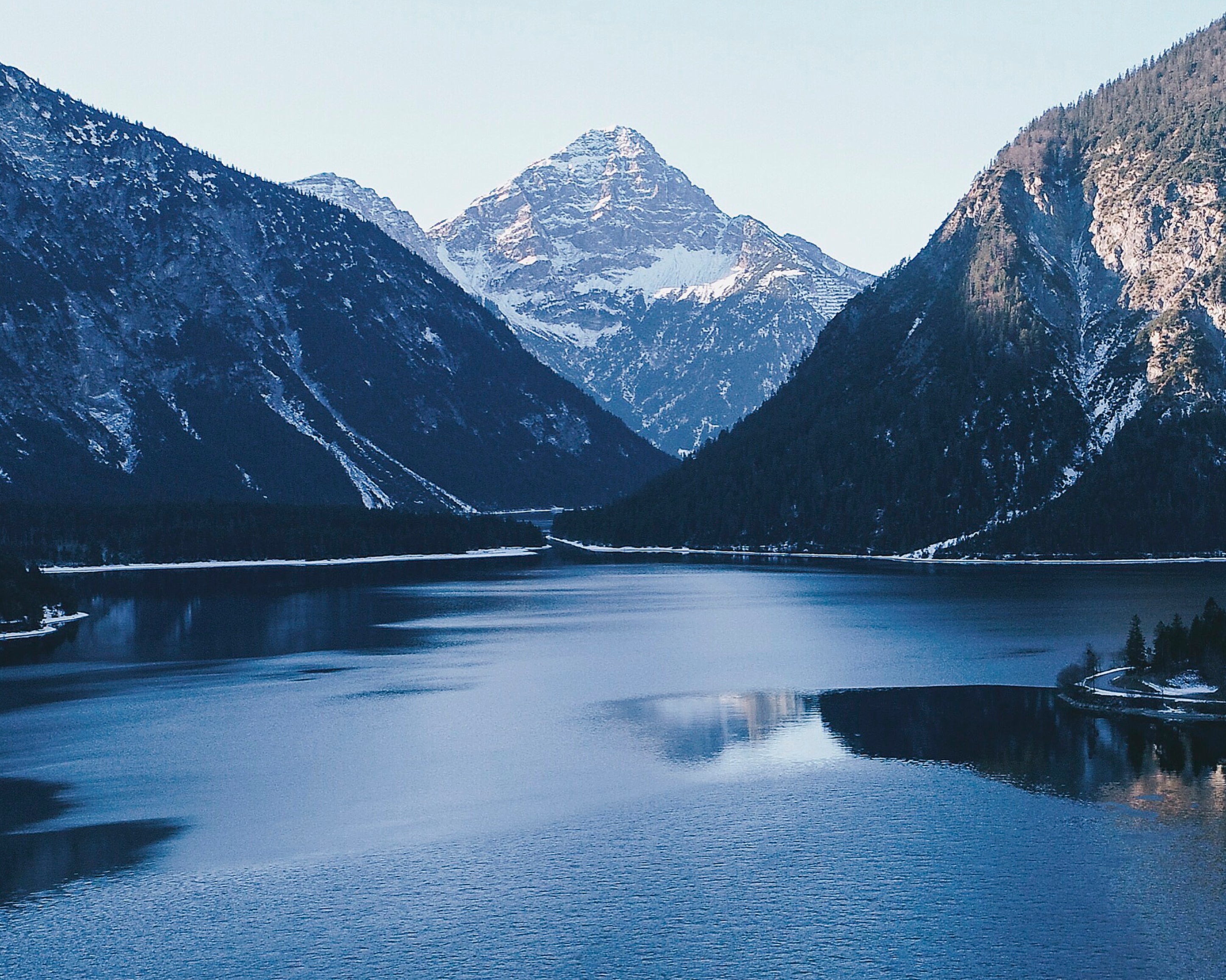 Stillnessbetweenpeaks-100x150cm.jpg