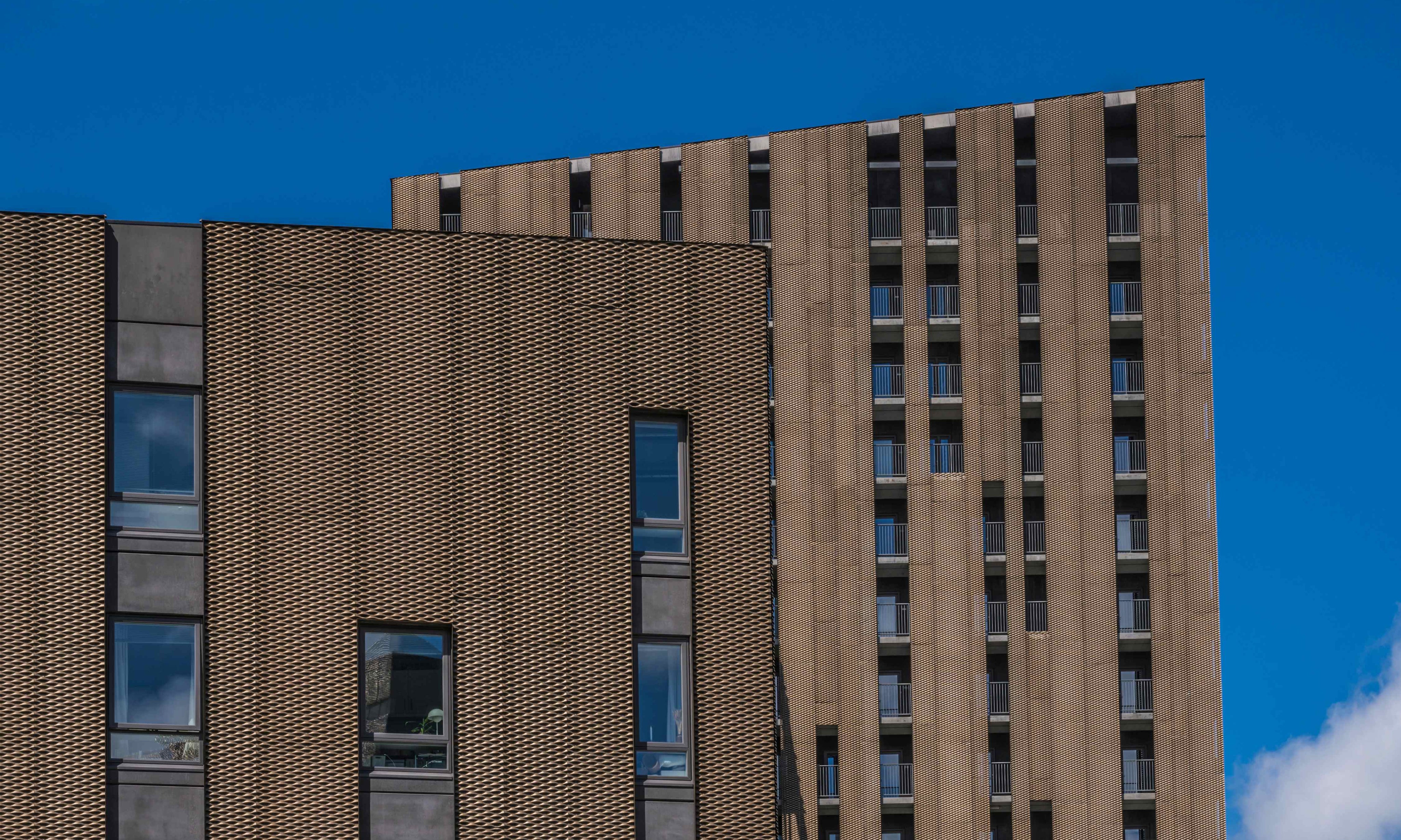 64352064-150100-2.jpg