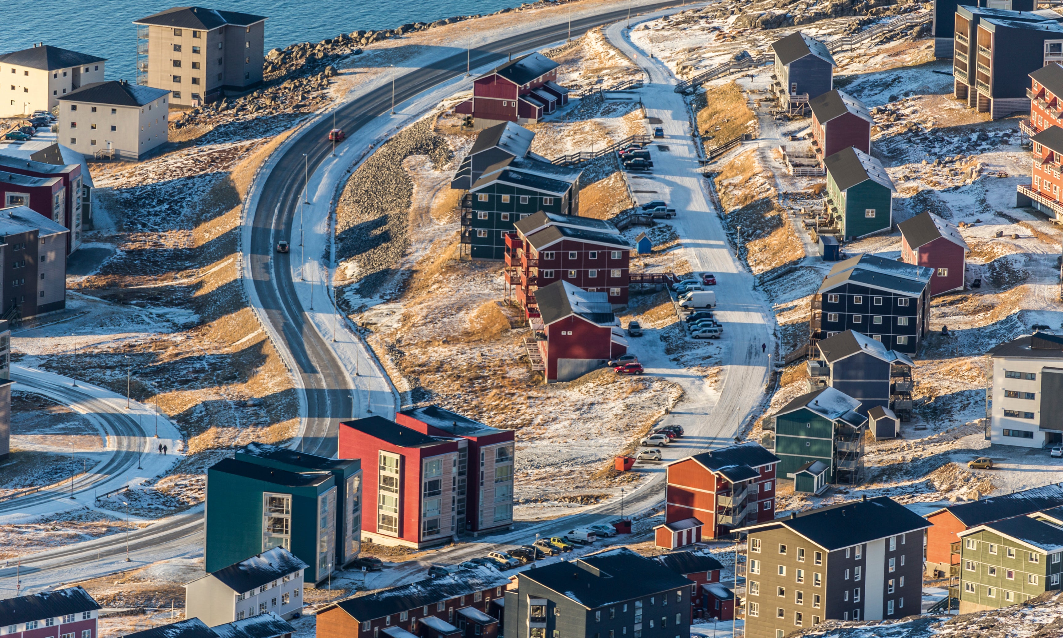 Arcticsuburb-120x80cm.jpg