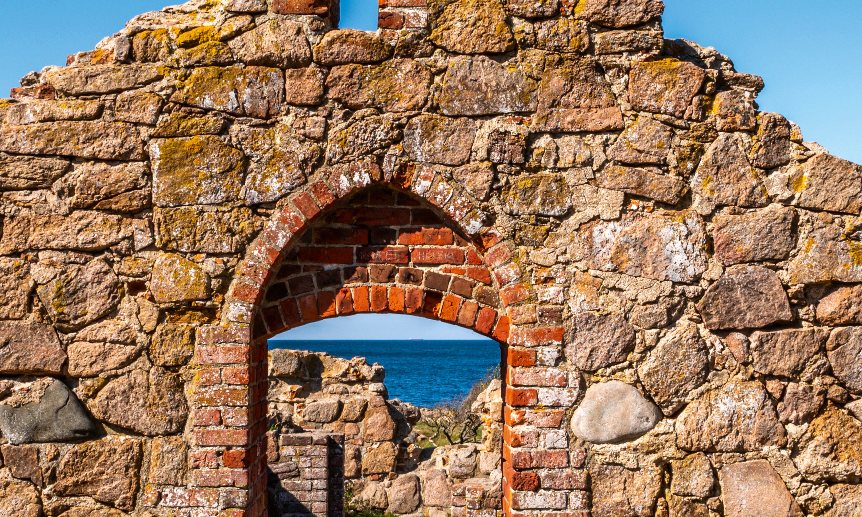Balticruins-100x150cm.jpg