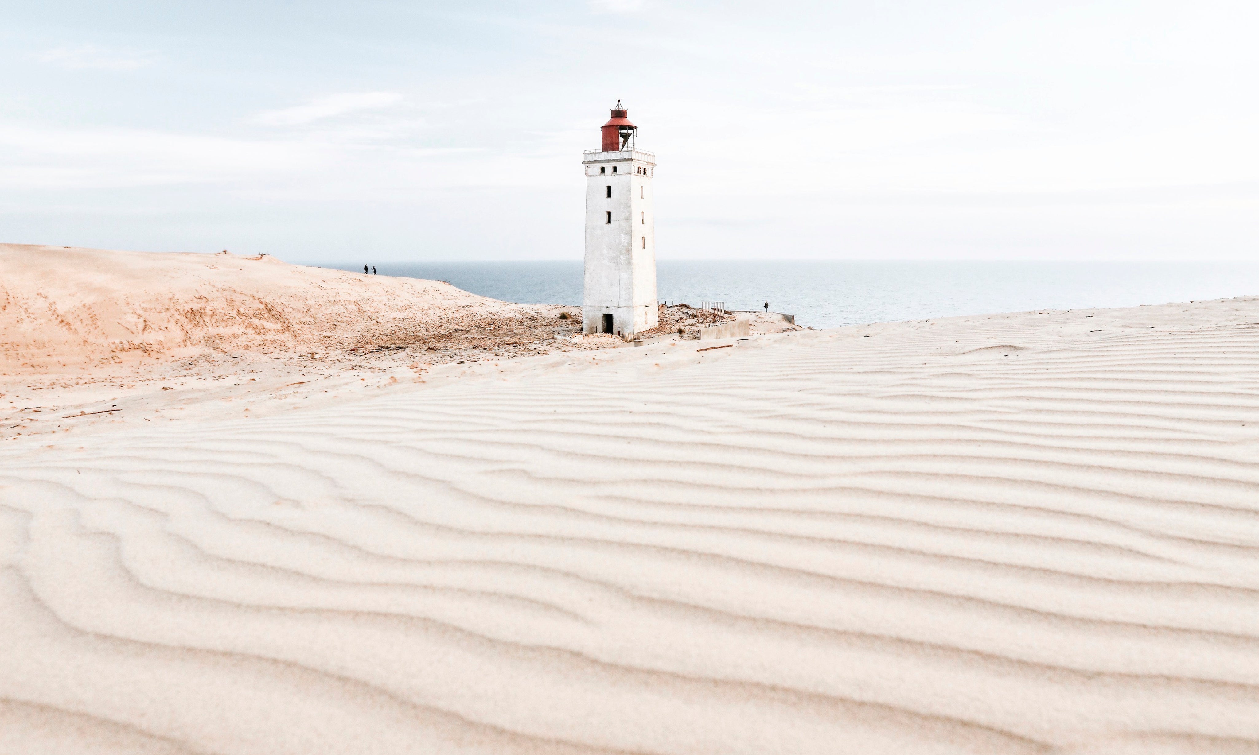 Beaconinthestorm-150x100cm.jpg