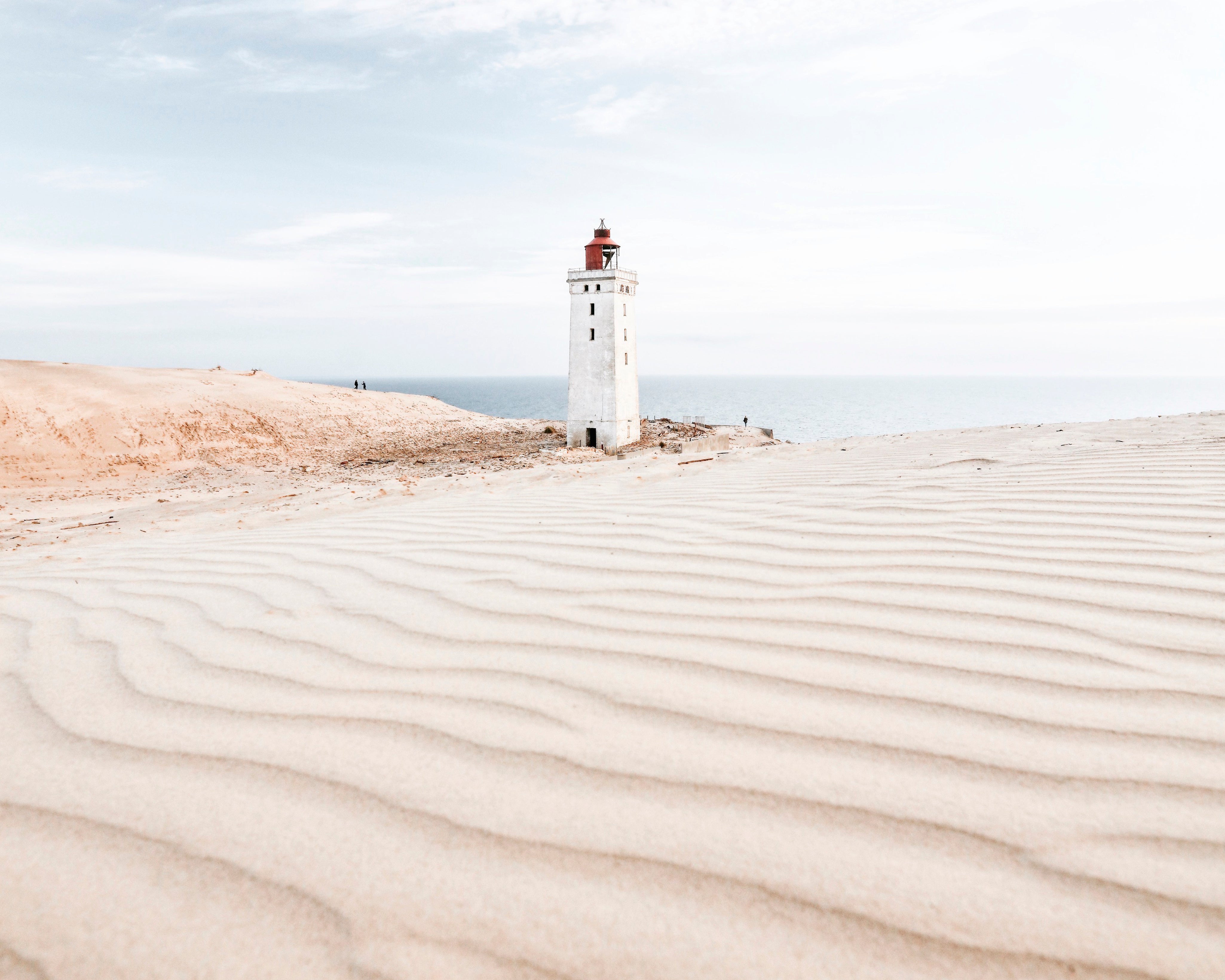 Beaconinthestorm-150x150cm.jpg