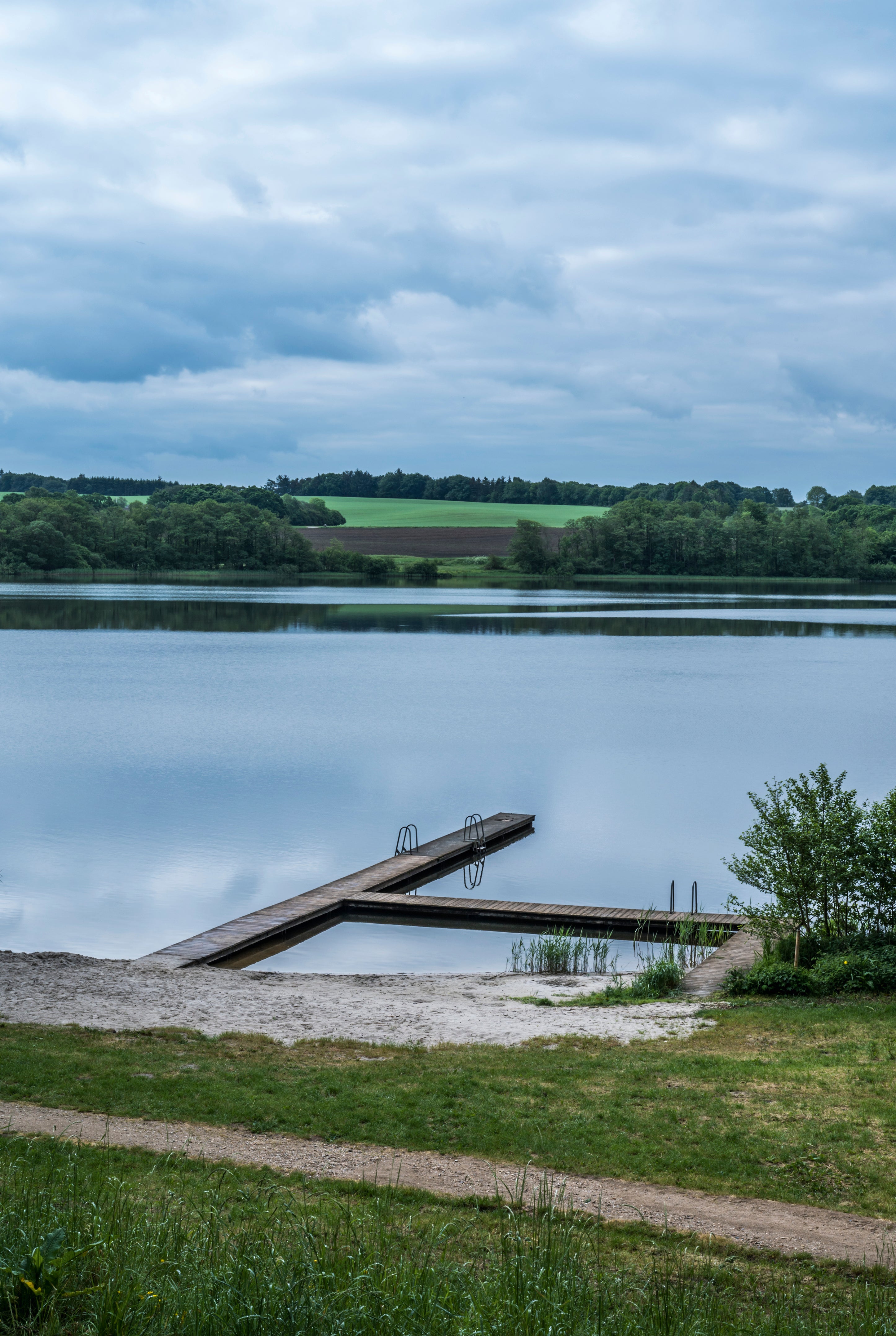 Between sky and shore
