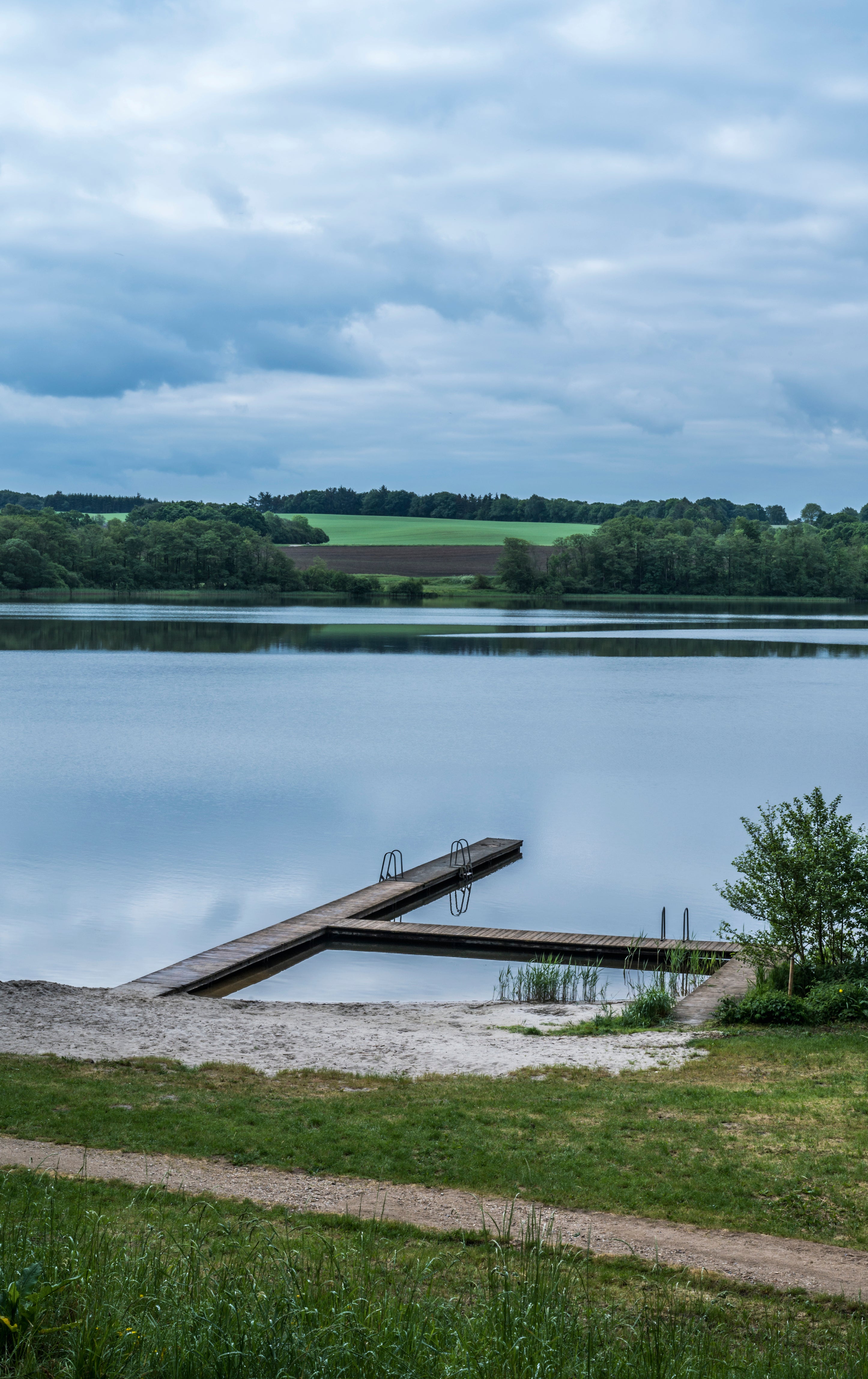 Between sky and shore