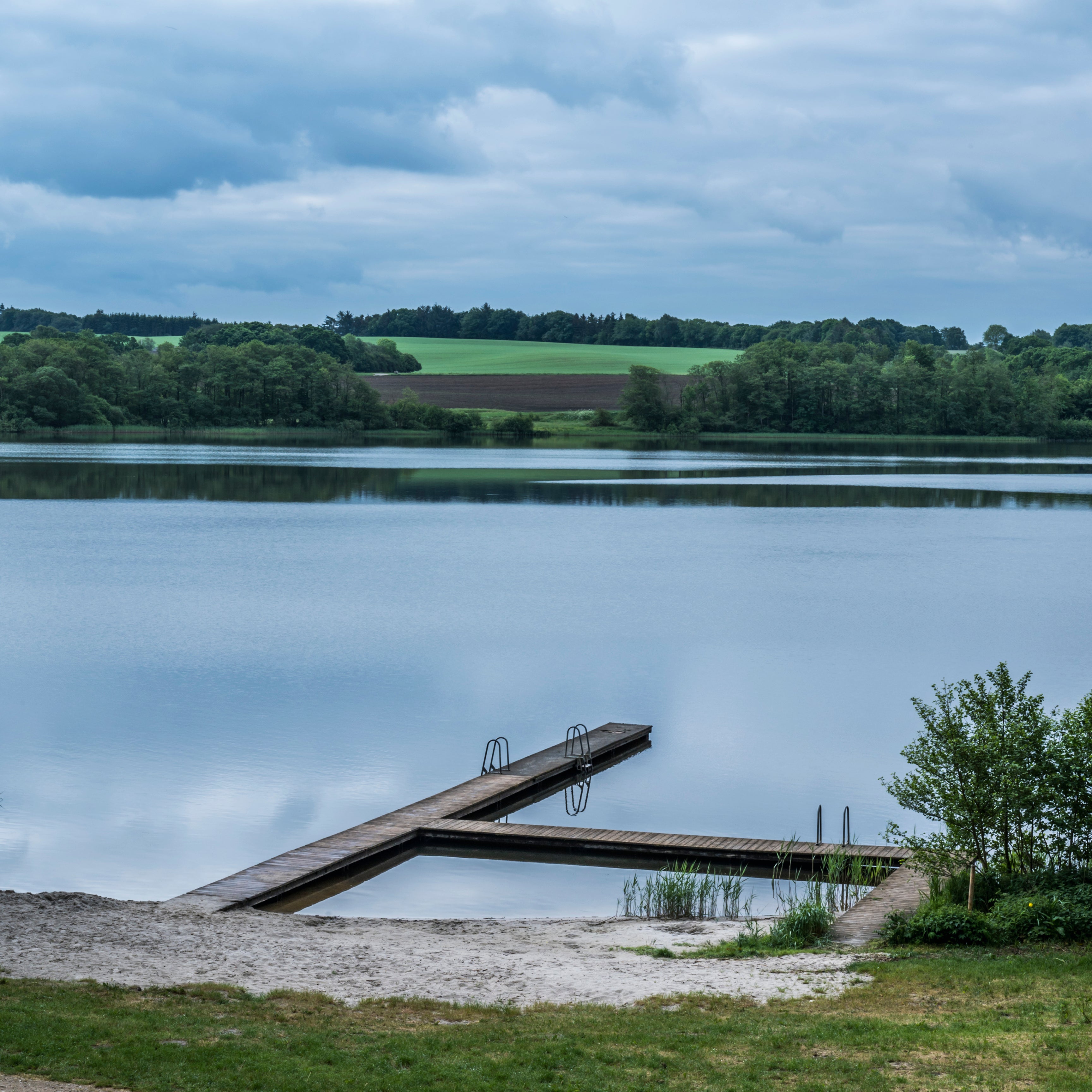 Between sky and shore