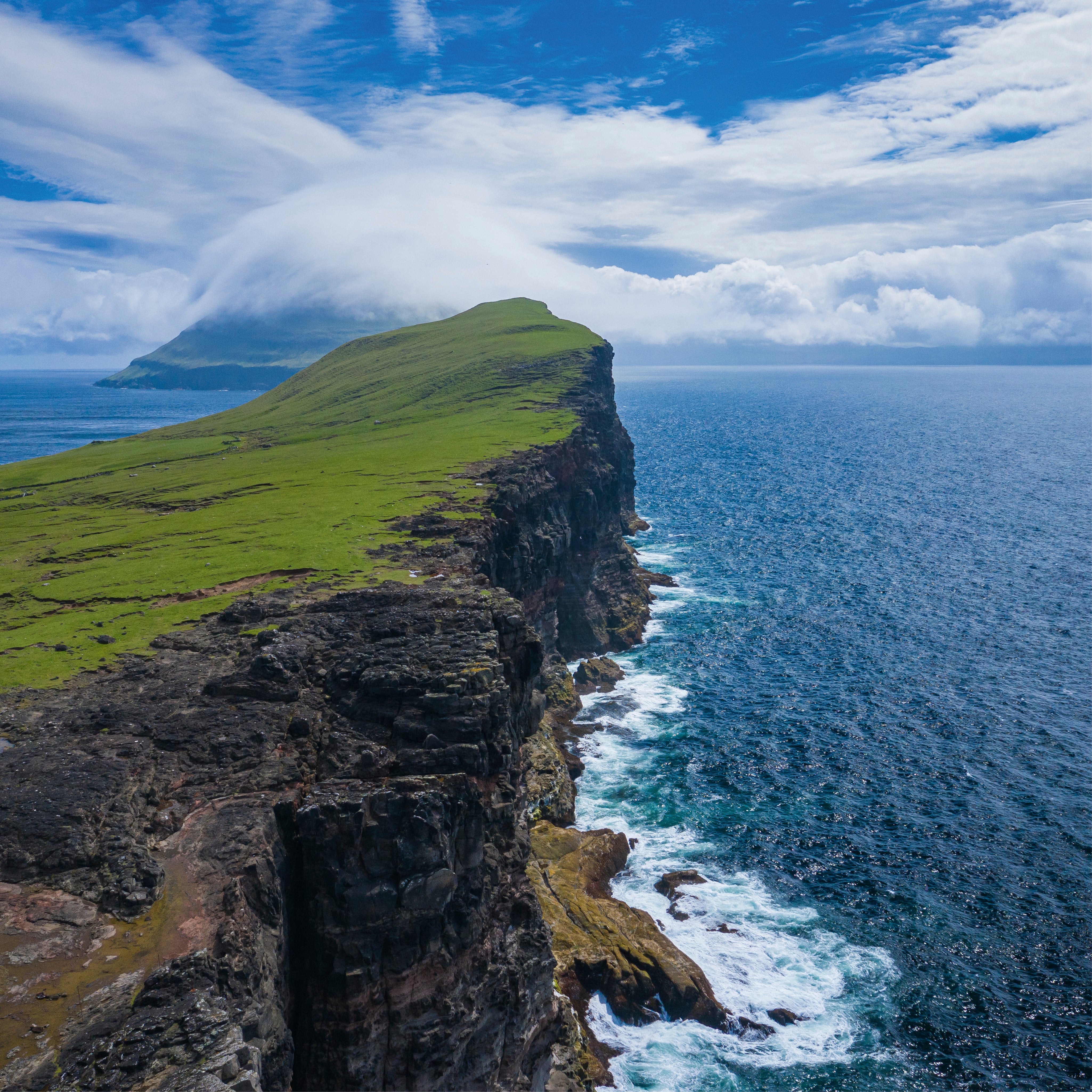 Between wind and wave