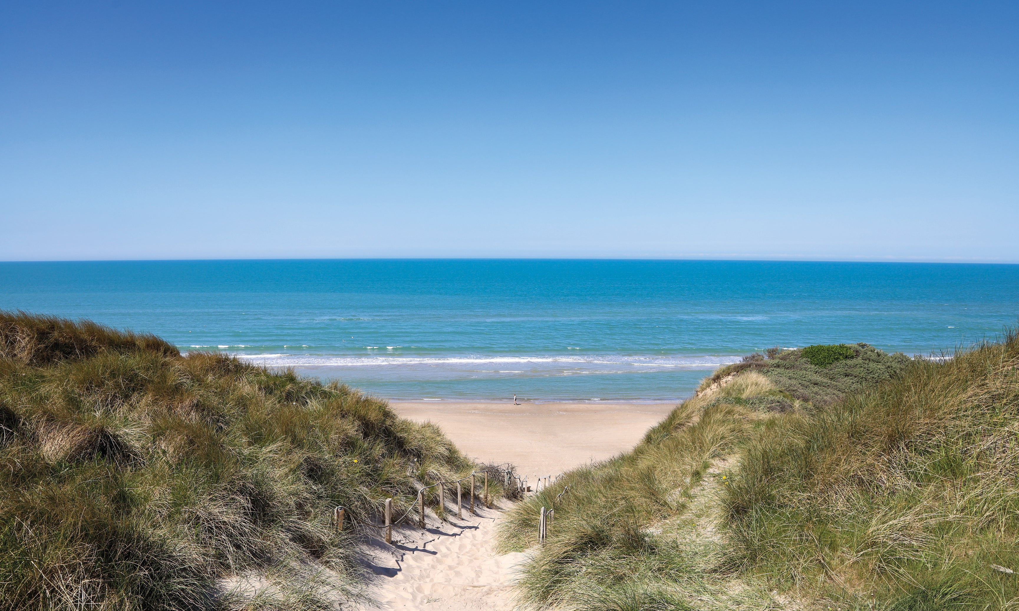 Beyondthedunes-120x80cm.jpg
