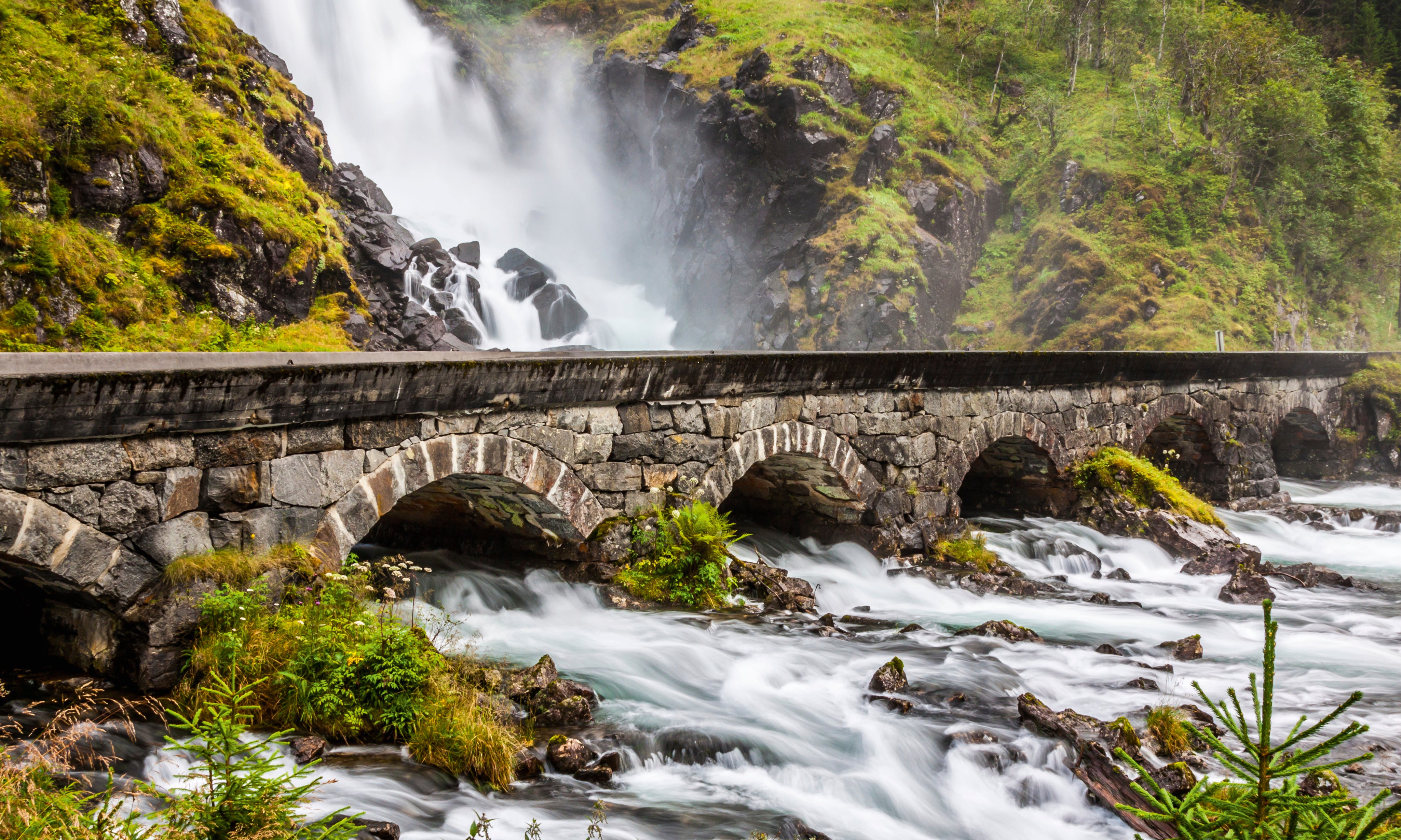 Bridgemist-150x100cm.jpg