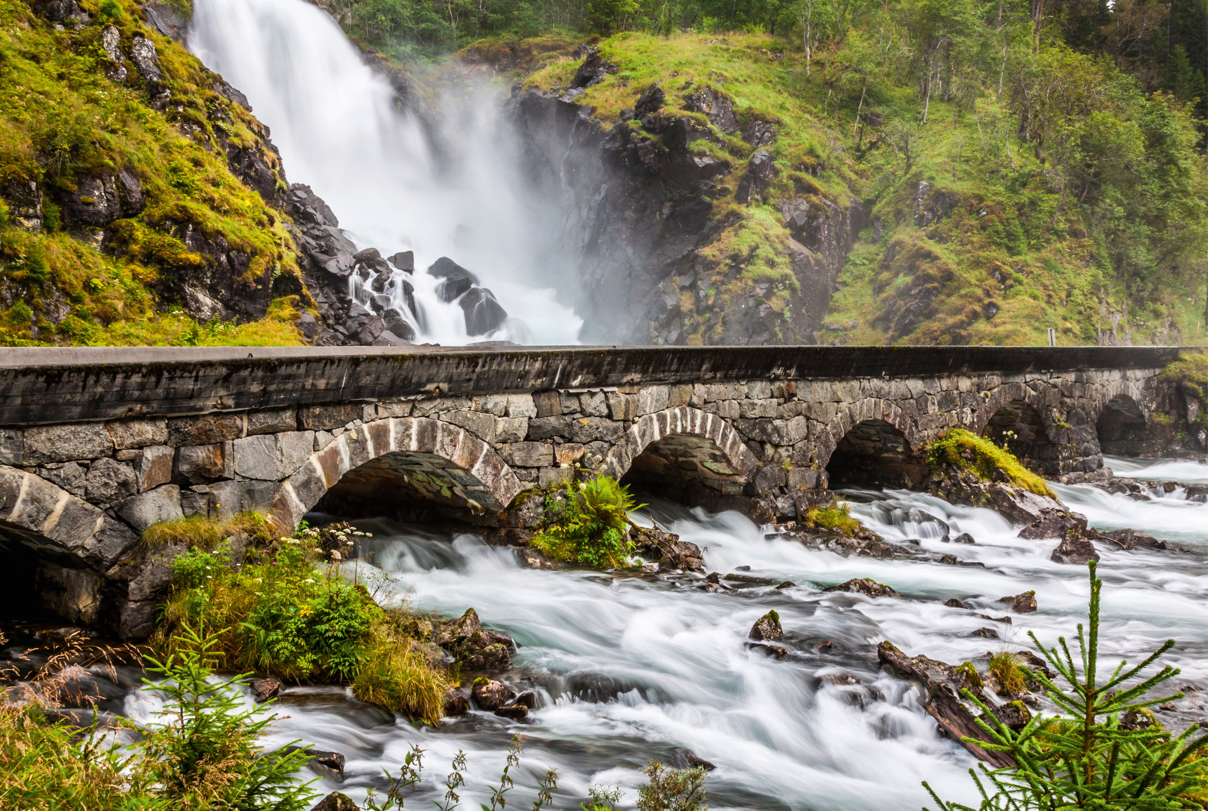 Bridgemist-150x100cm.jpg