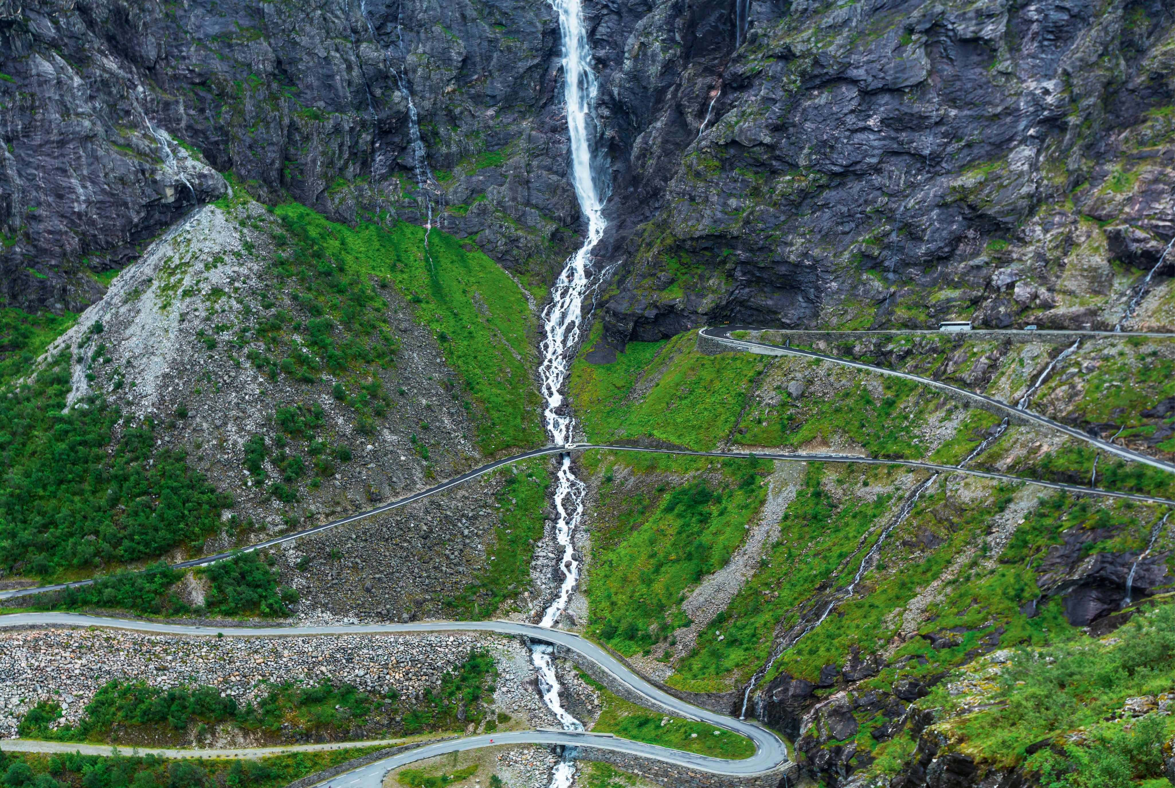 Canyoncurves-150x100cm.jpg