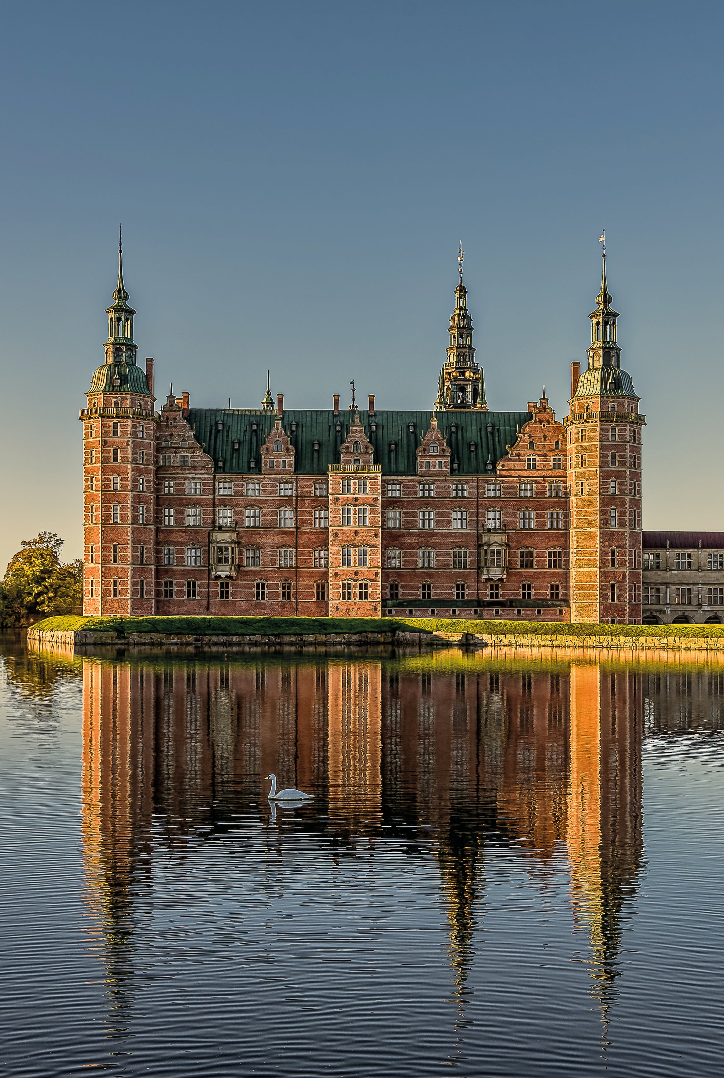 Castle mirror