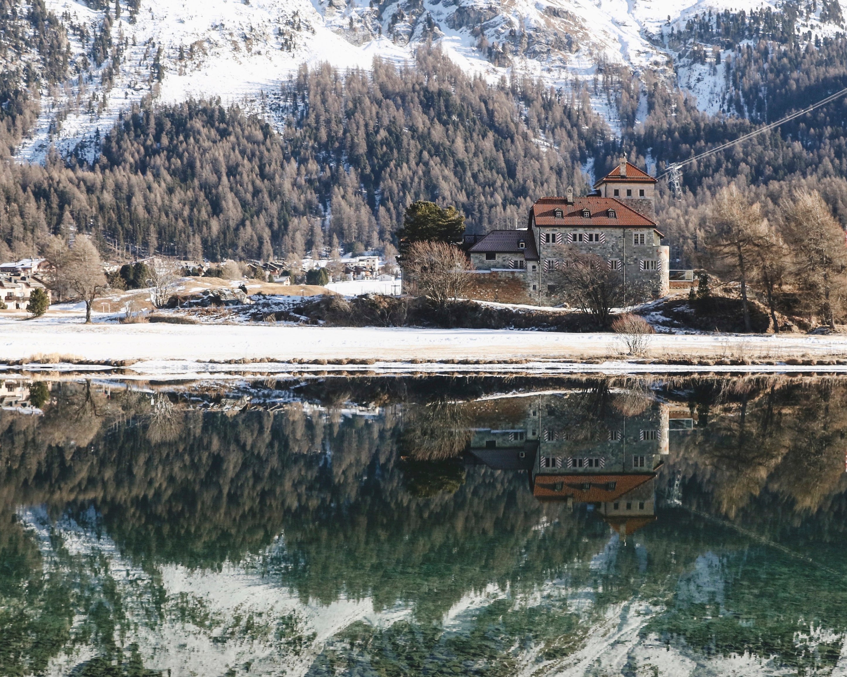 Castleontheglasslake-100x150cm.jpg