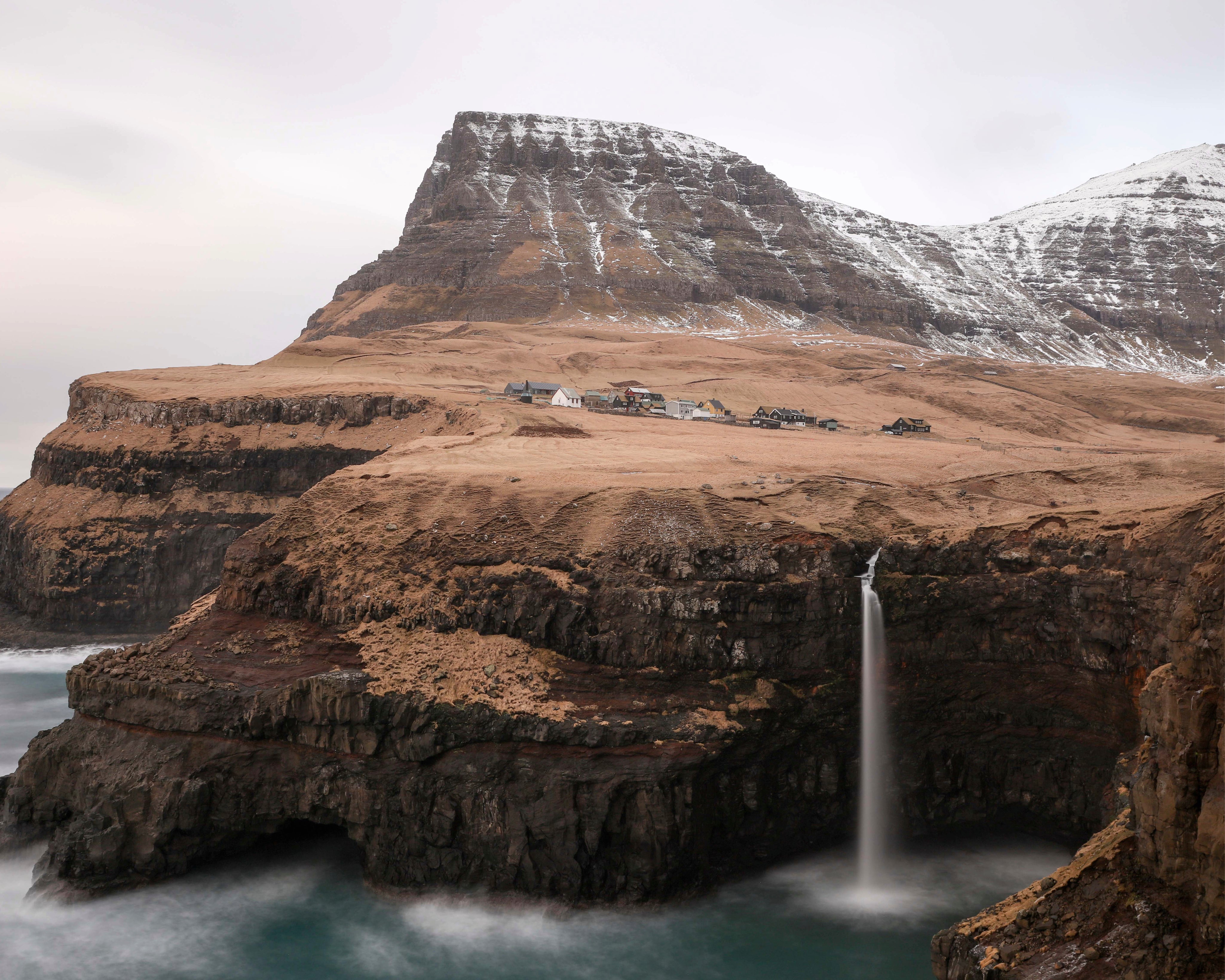 Clifffall-150x150cm.jpg