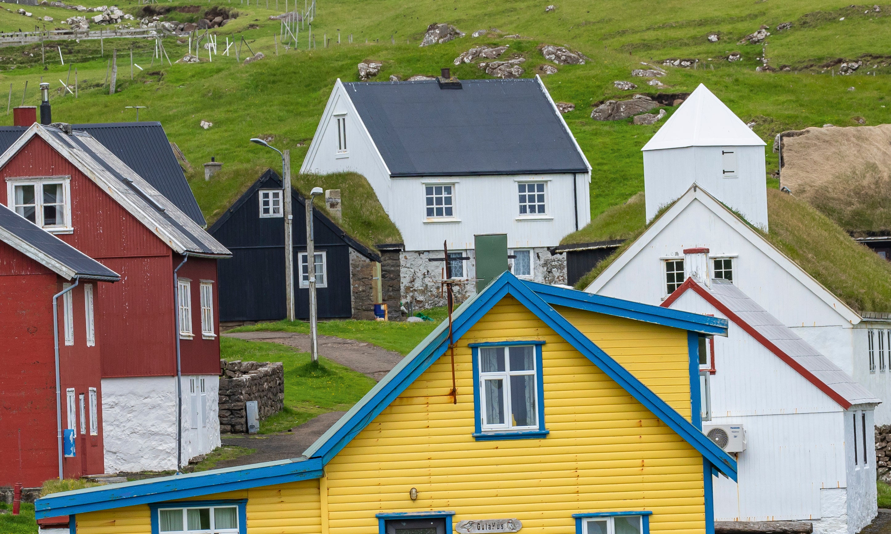 Colordwellings-100x150cm.jpg
