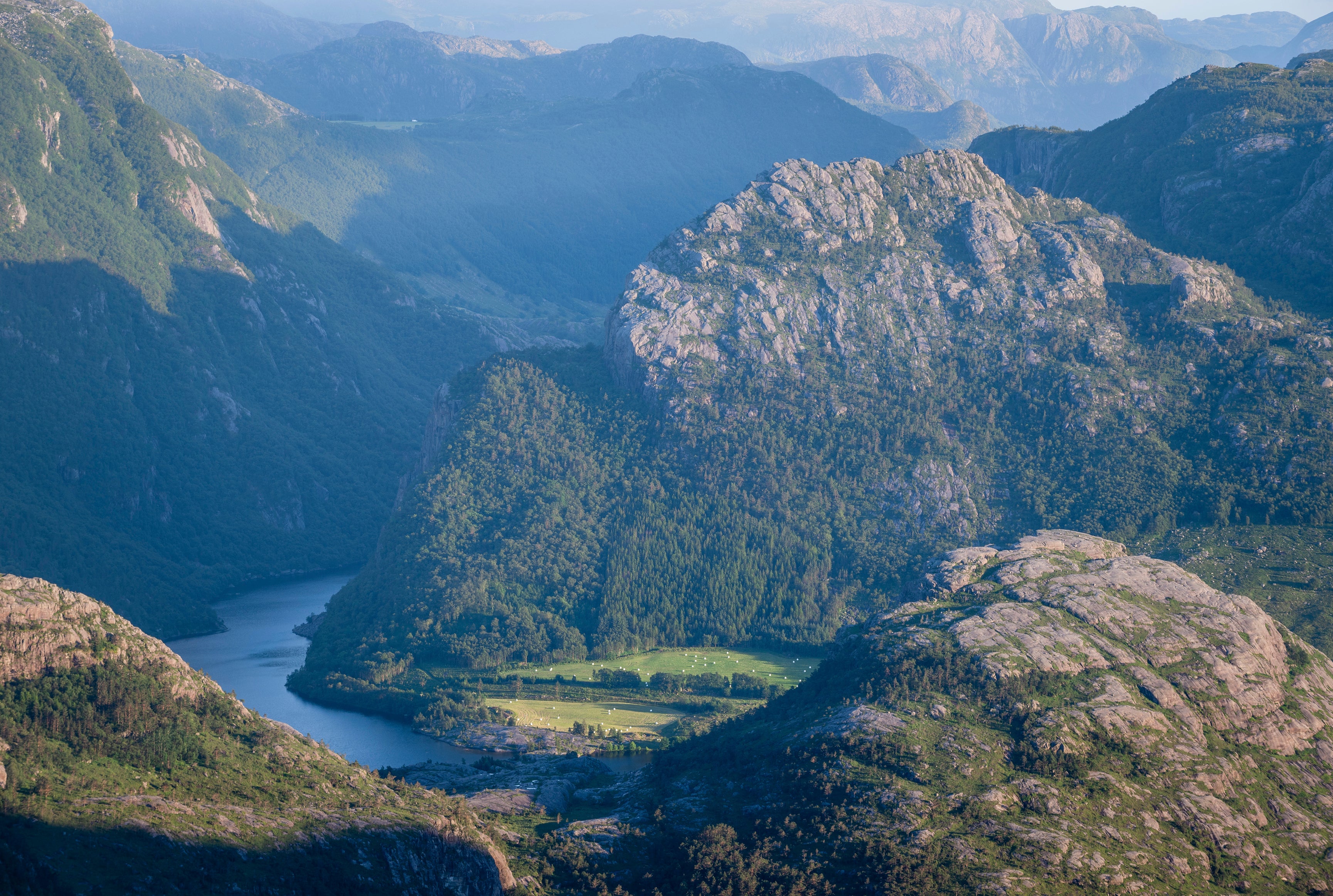 Curveoftheriver-120x80cm.jpg