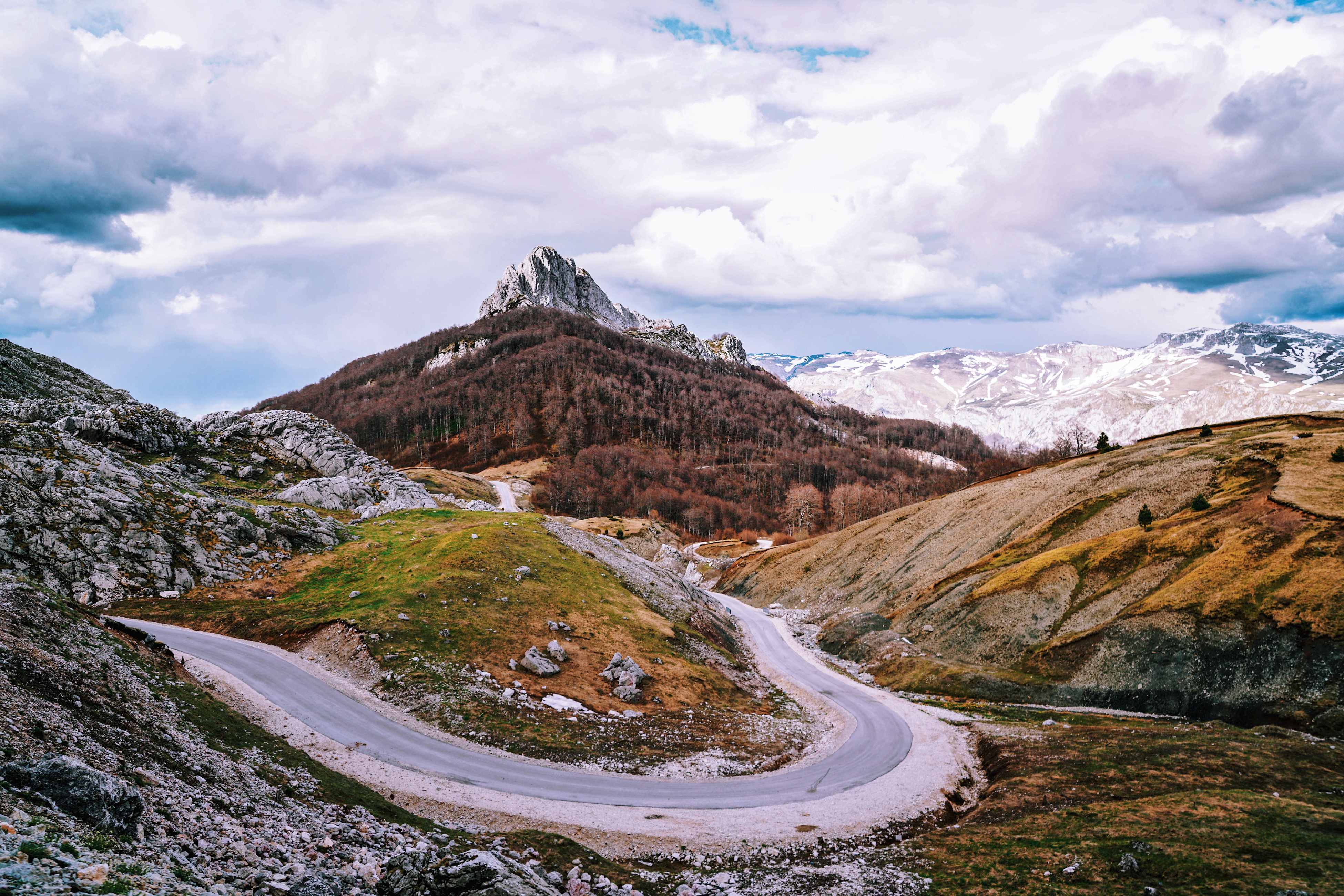 Curves of the highlands