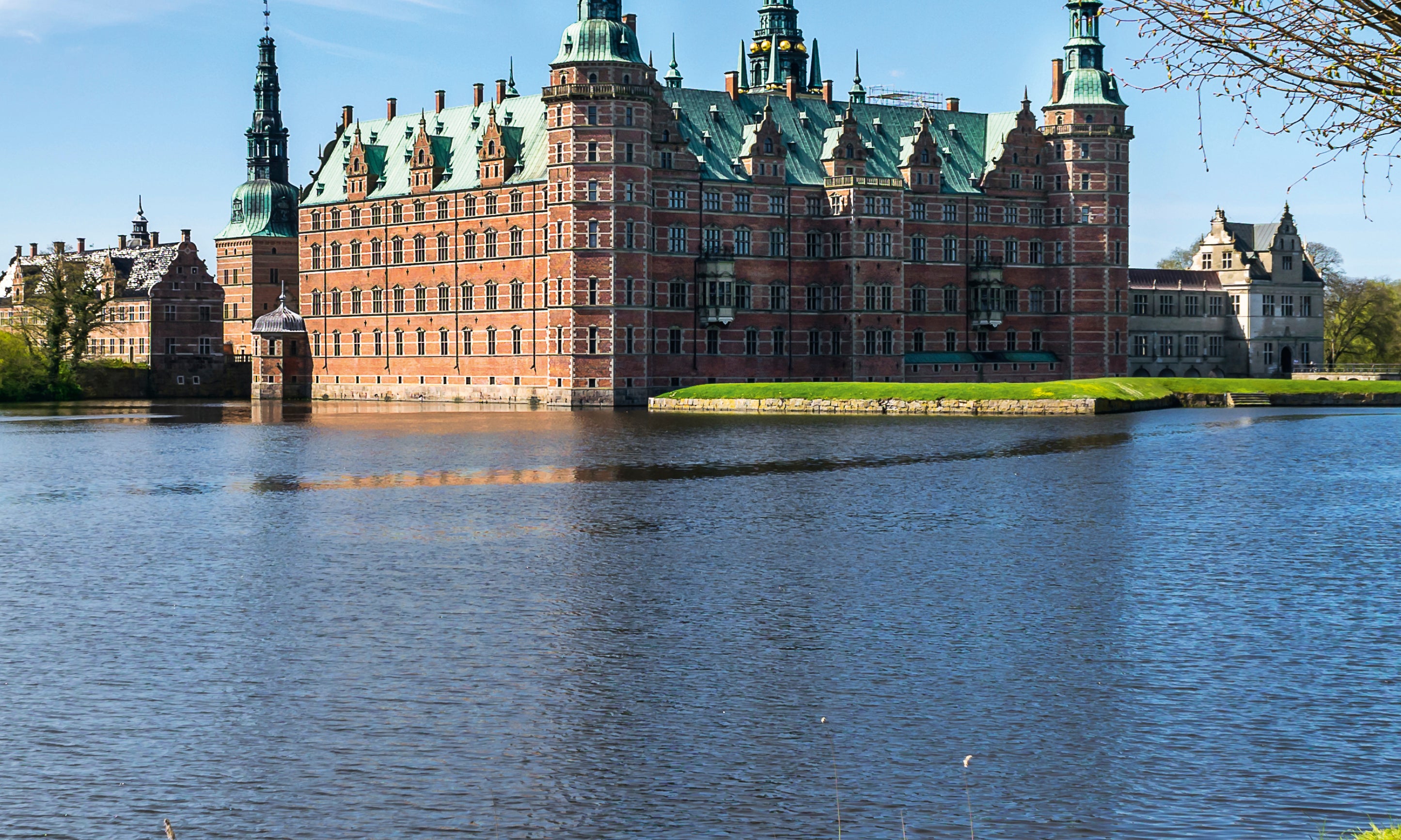 Danishgrandeur-100x150cm.jpg
