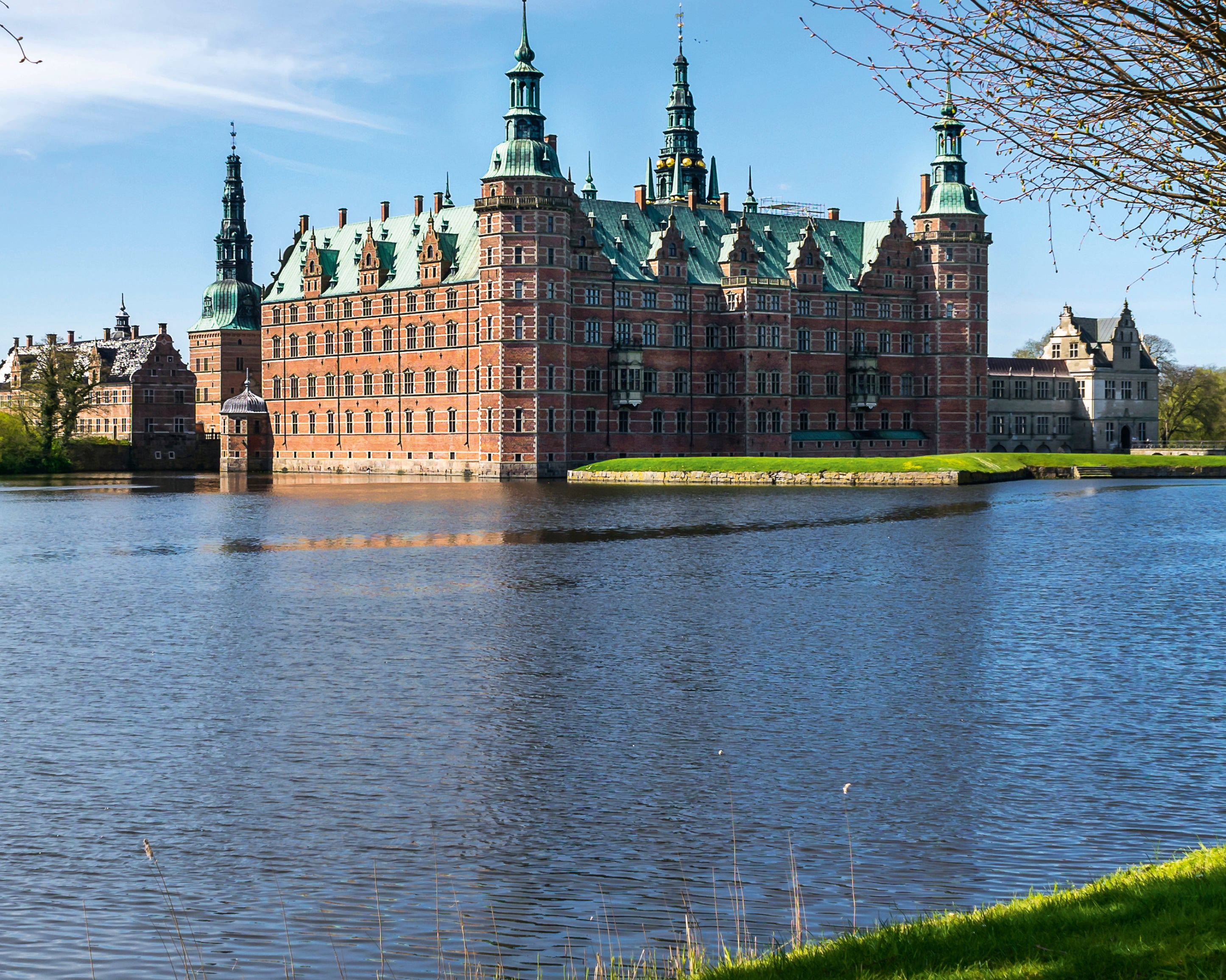 Danishgrandeur-100x150cm.jpg
