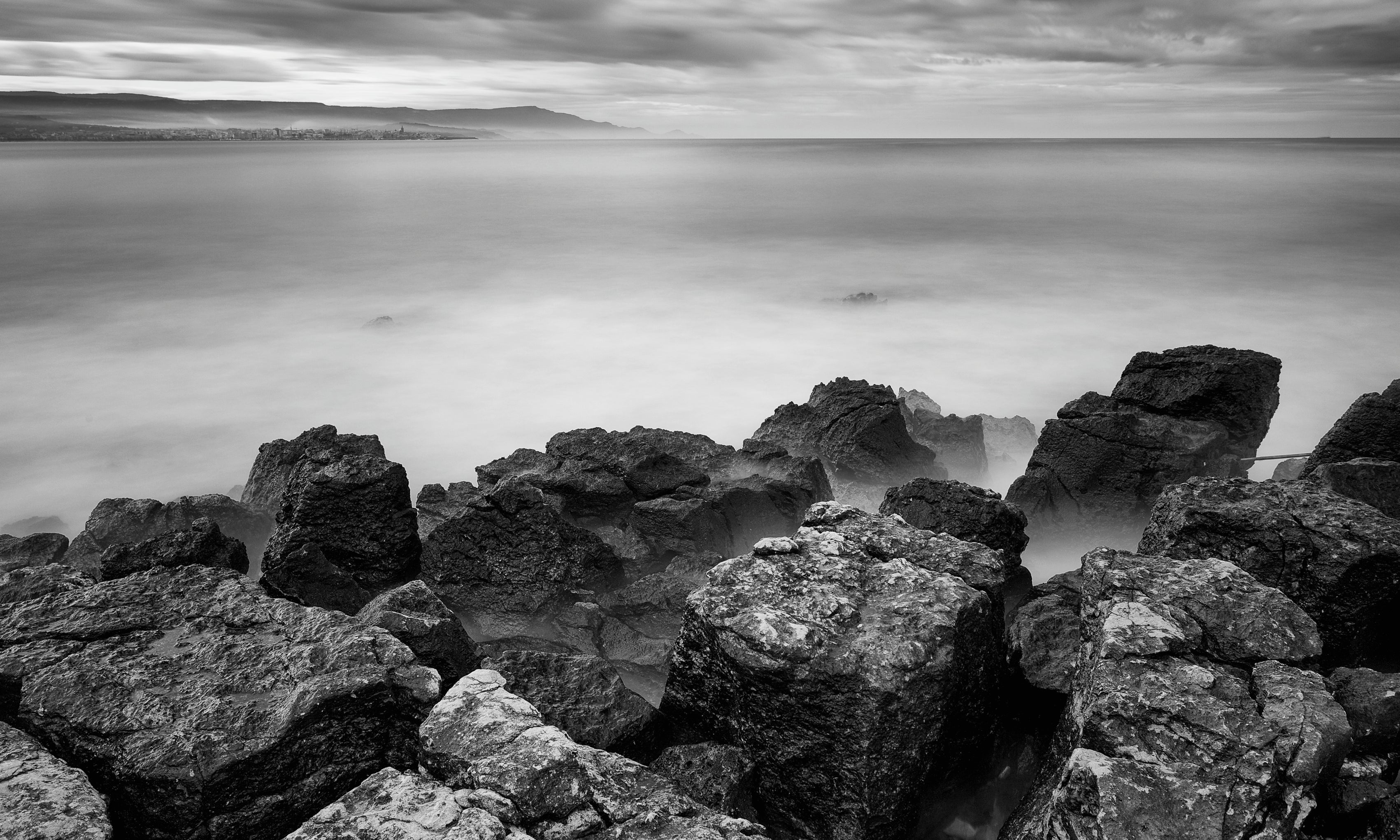 Depthsinblackandwhite-120x80cm.jpg
