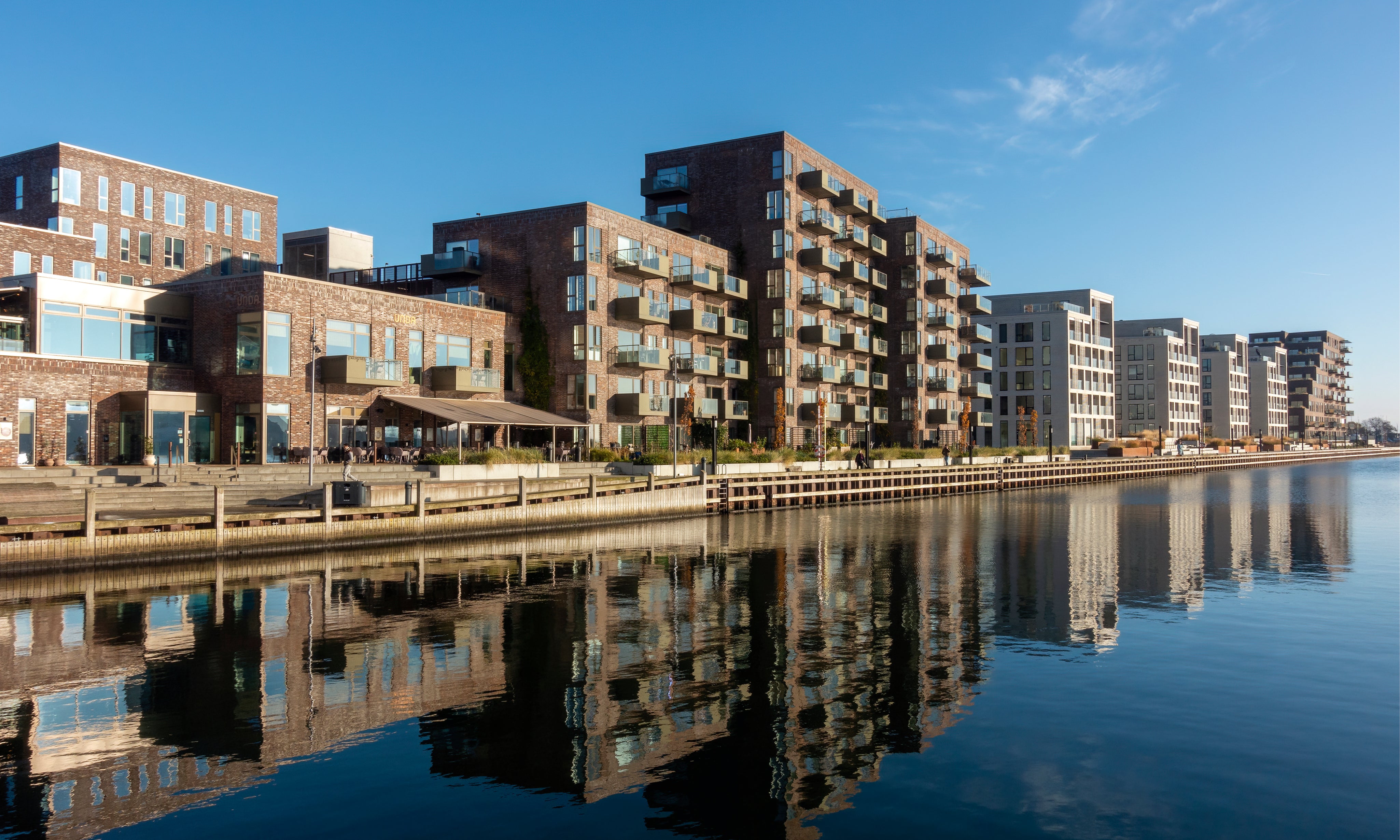 Docksidedwellings-150x100cm.jpg