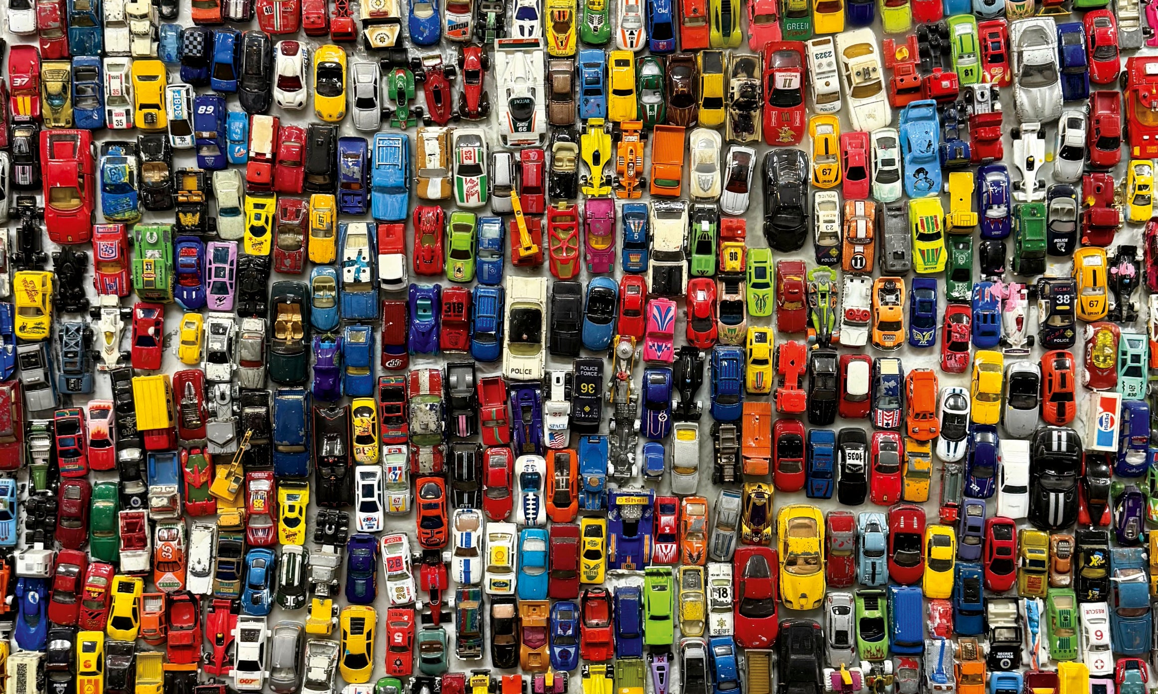 Drivenbycolor-80x80cm.jpg