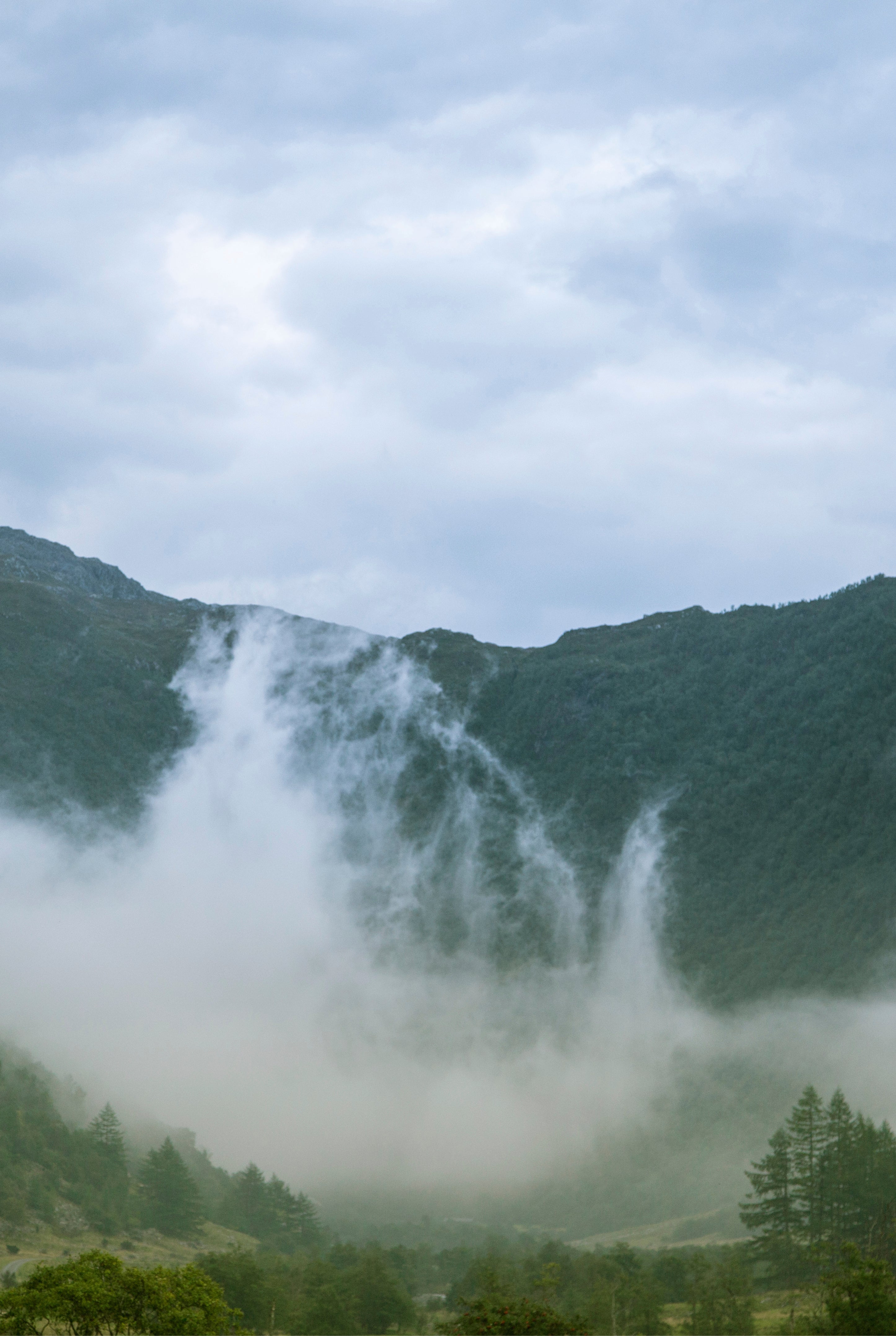 Falling clouds