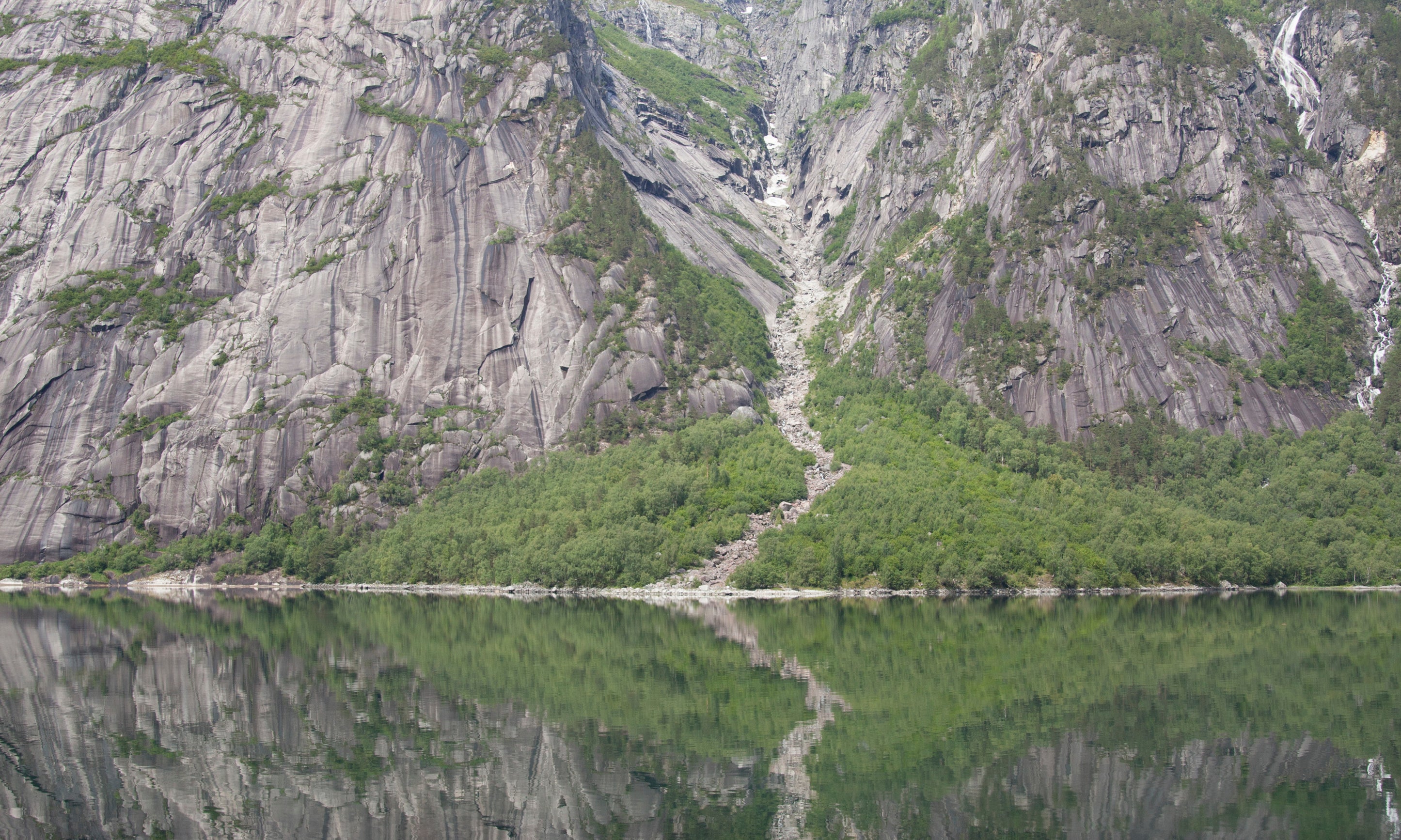 Fjordhush-100x150cm.jpg