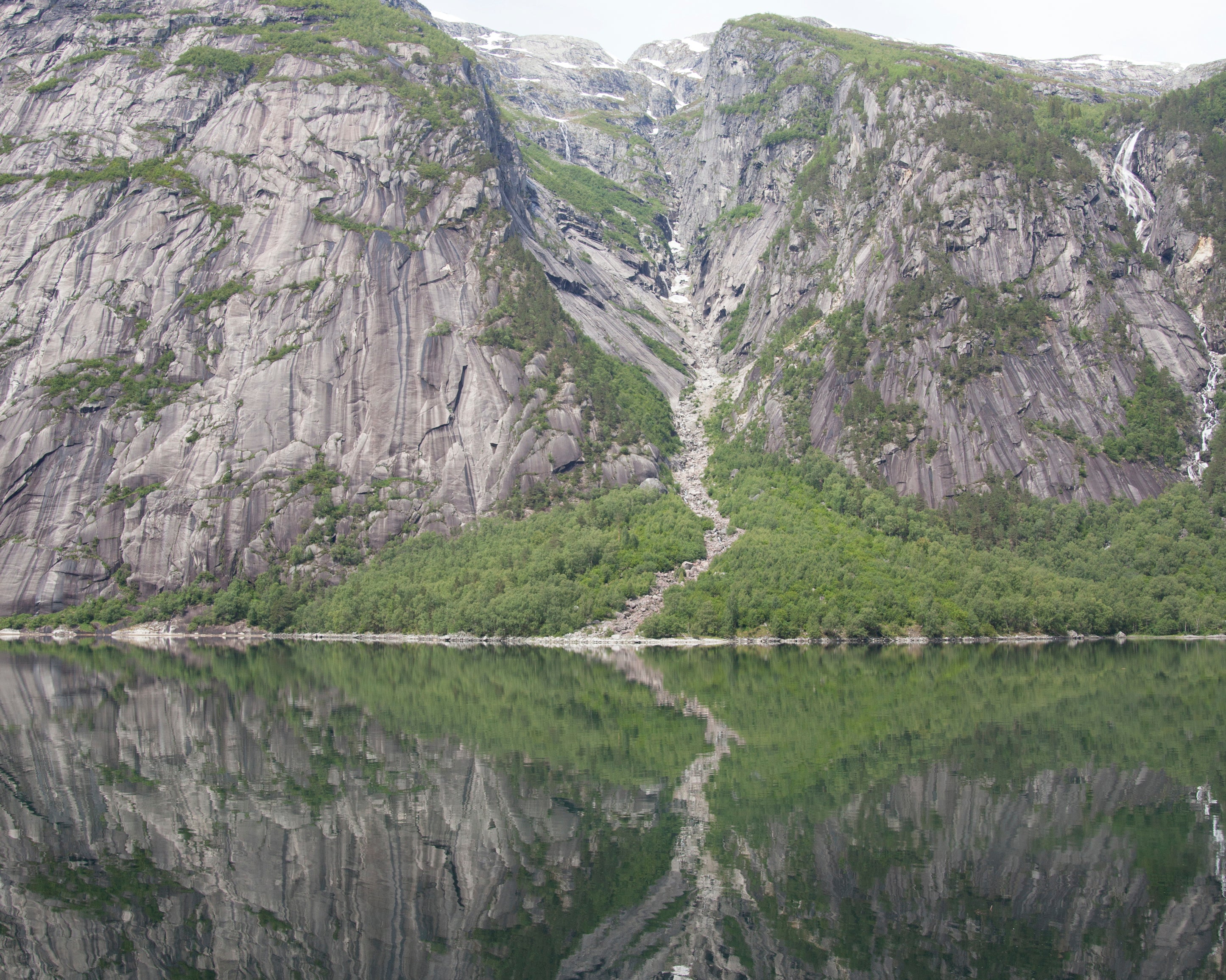Fjordhush-100x150cm.jpg