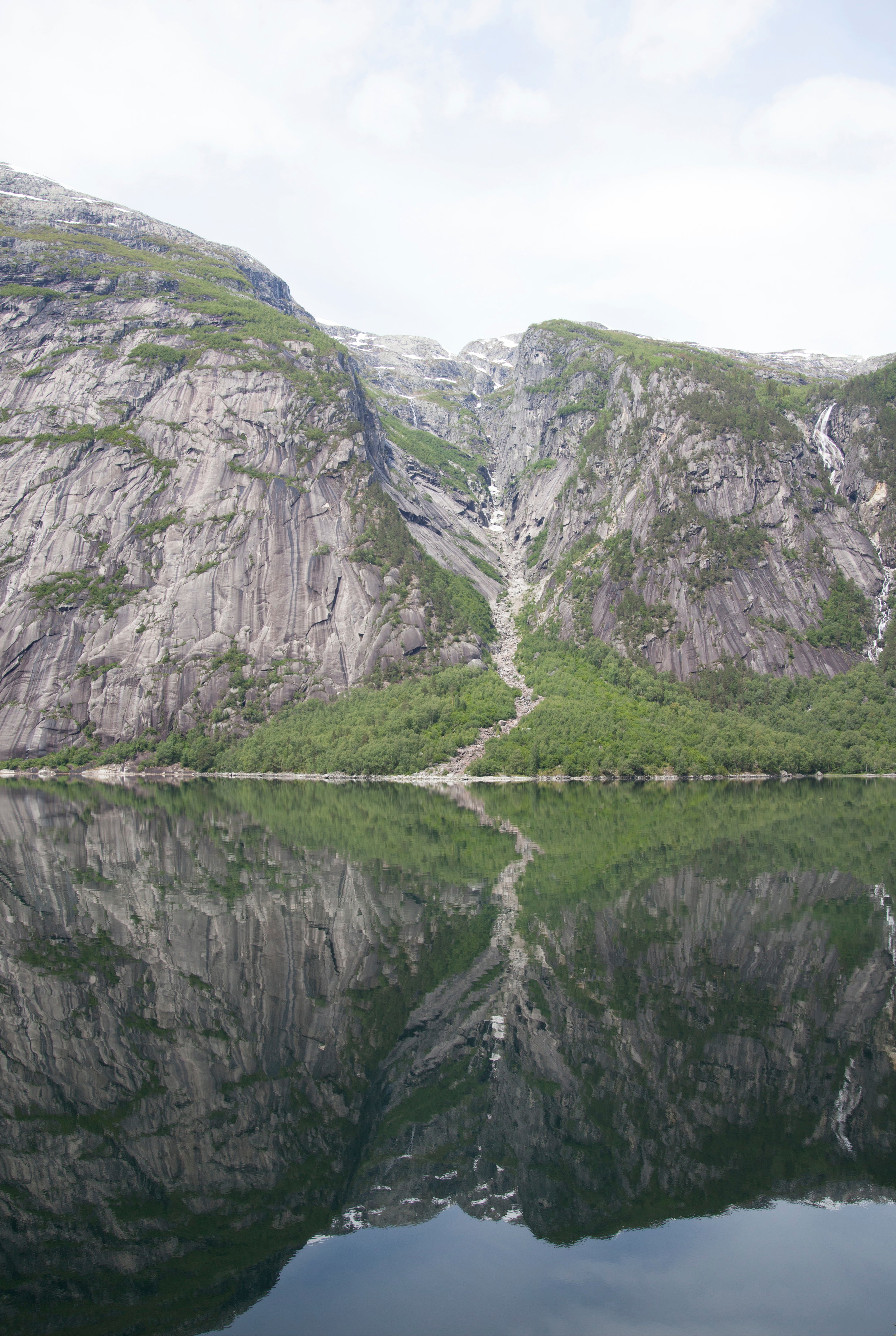 Fjord hush