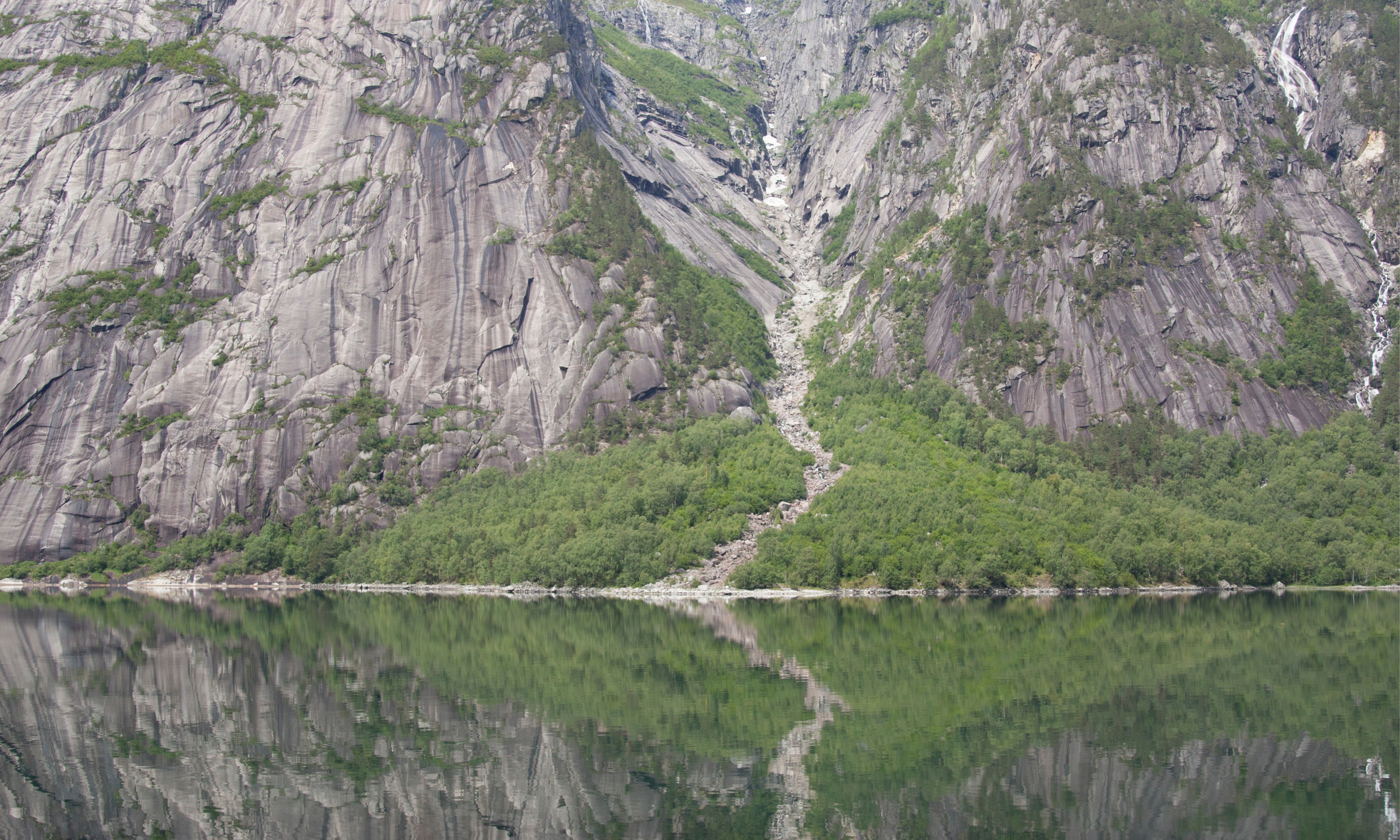 Fjordhush-150x100cm.jpg