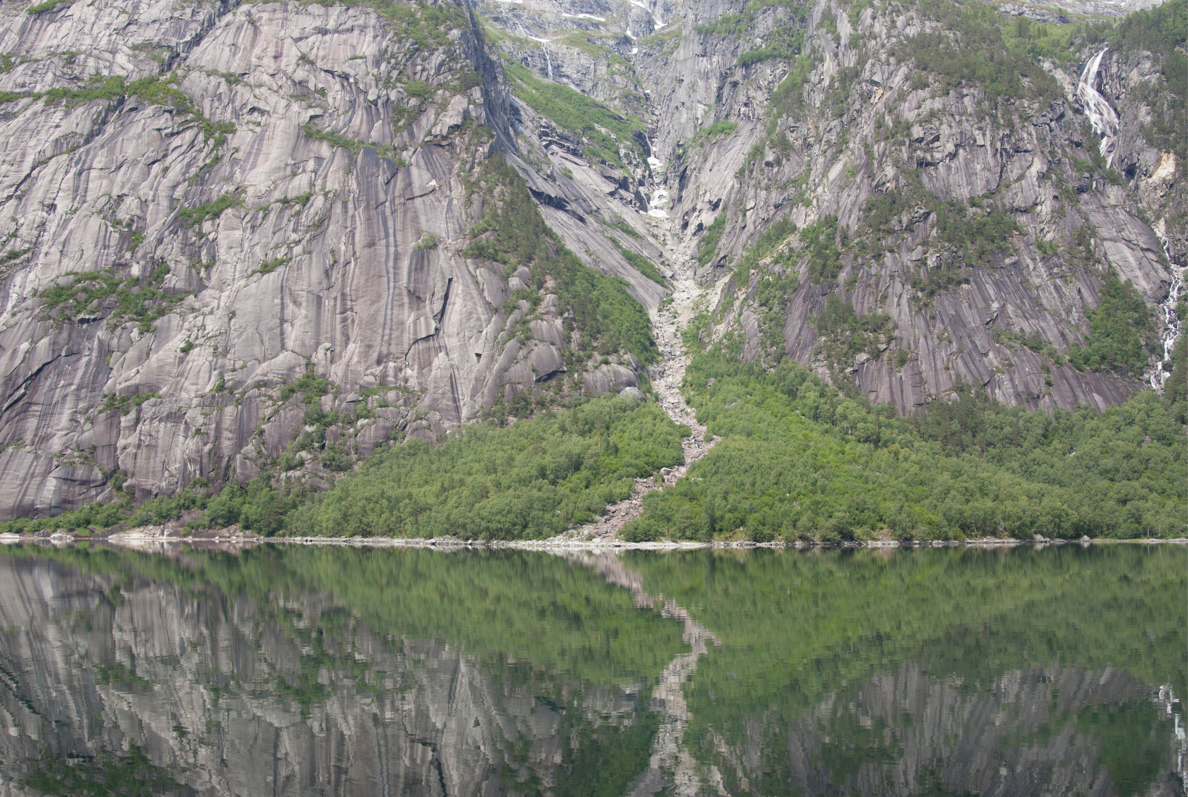 Fjordhush-150x100cm.jpg