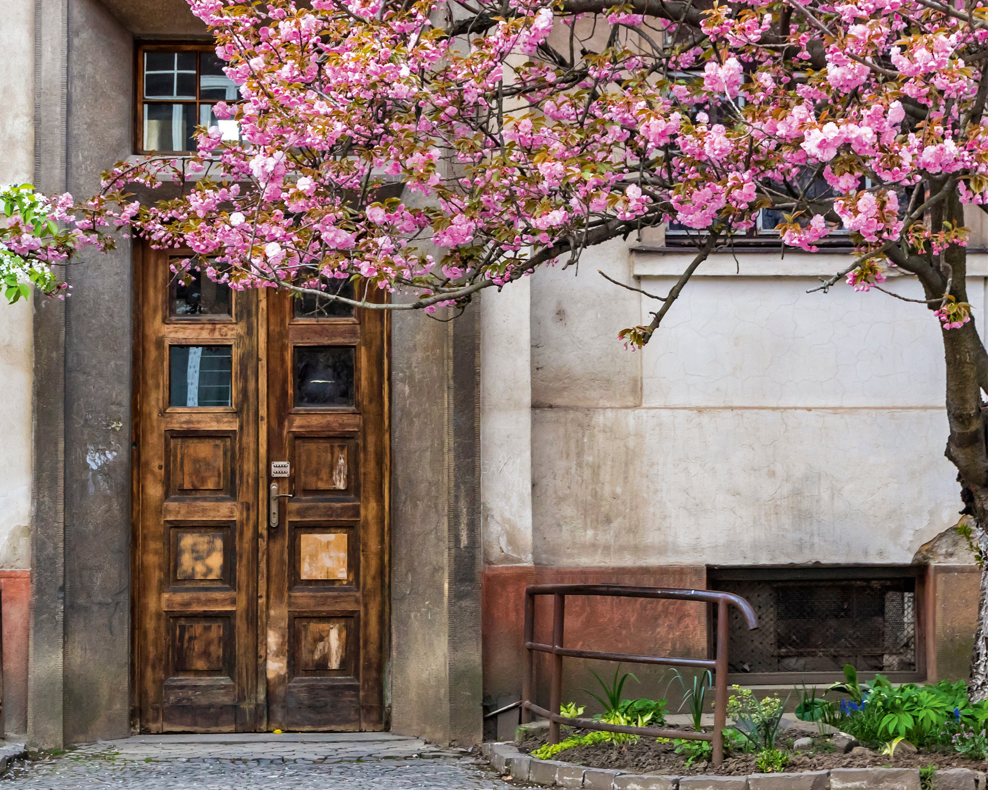 Gatewaytospring-150x150cm.jpg