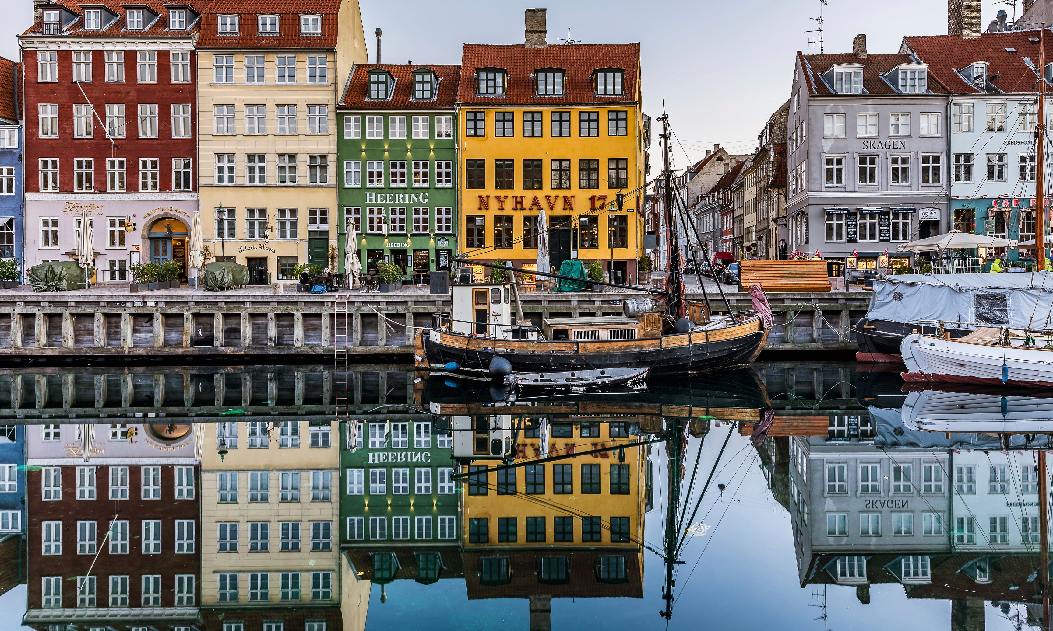 Harbormirror-120x80cm.jpg