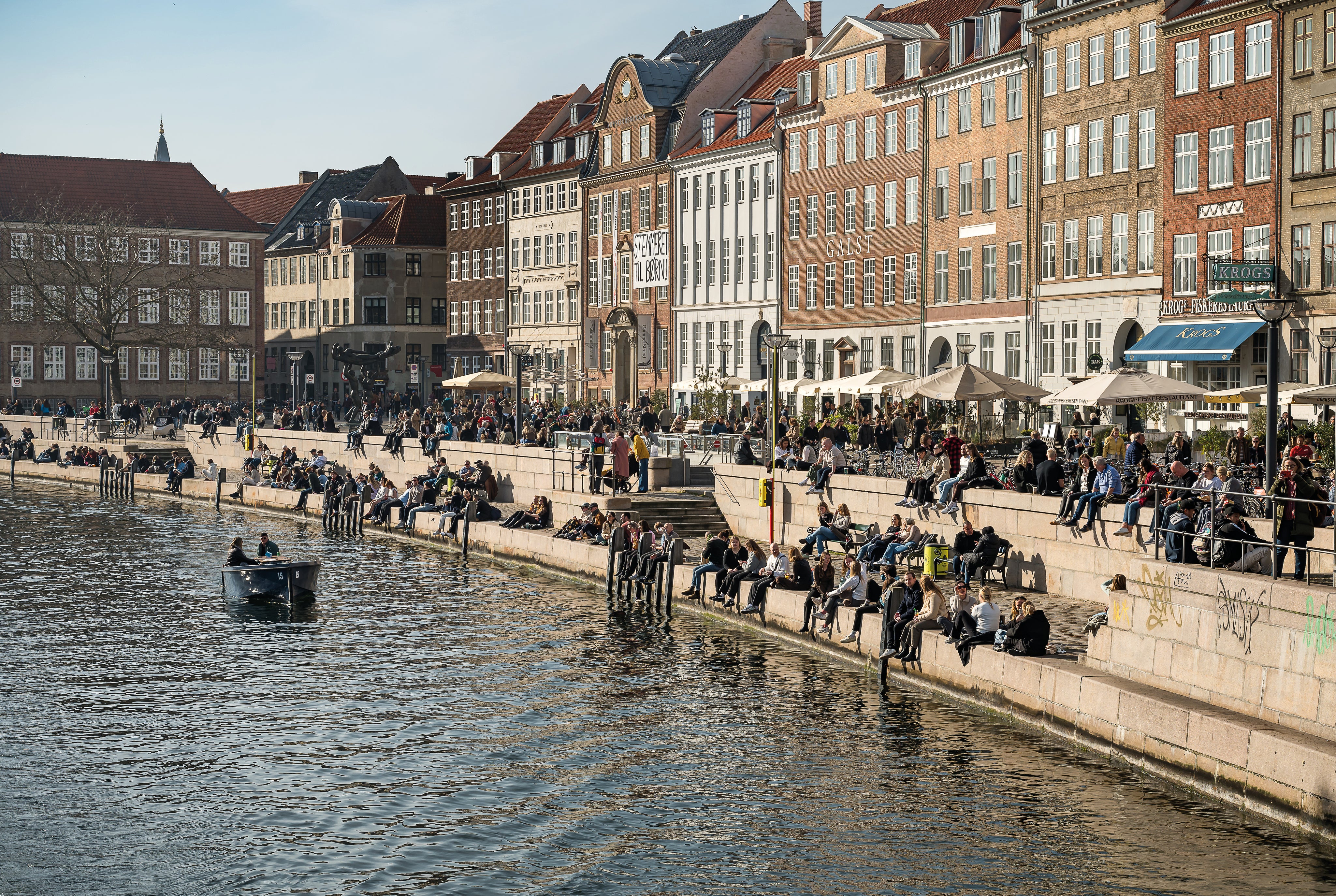 Harbour hangout