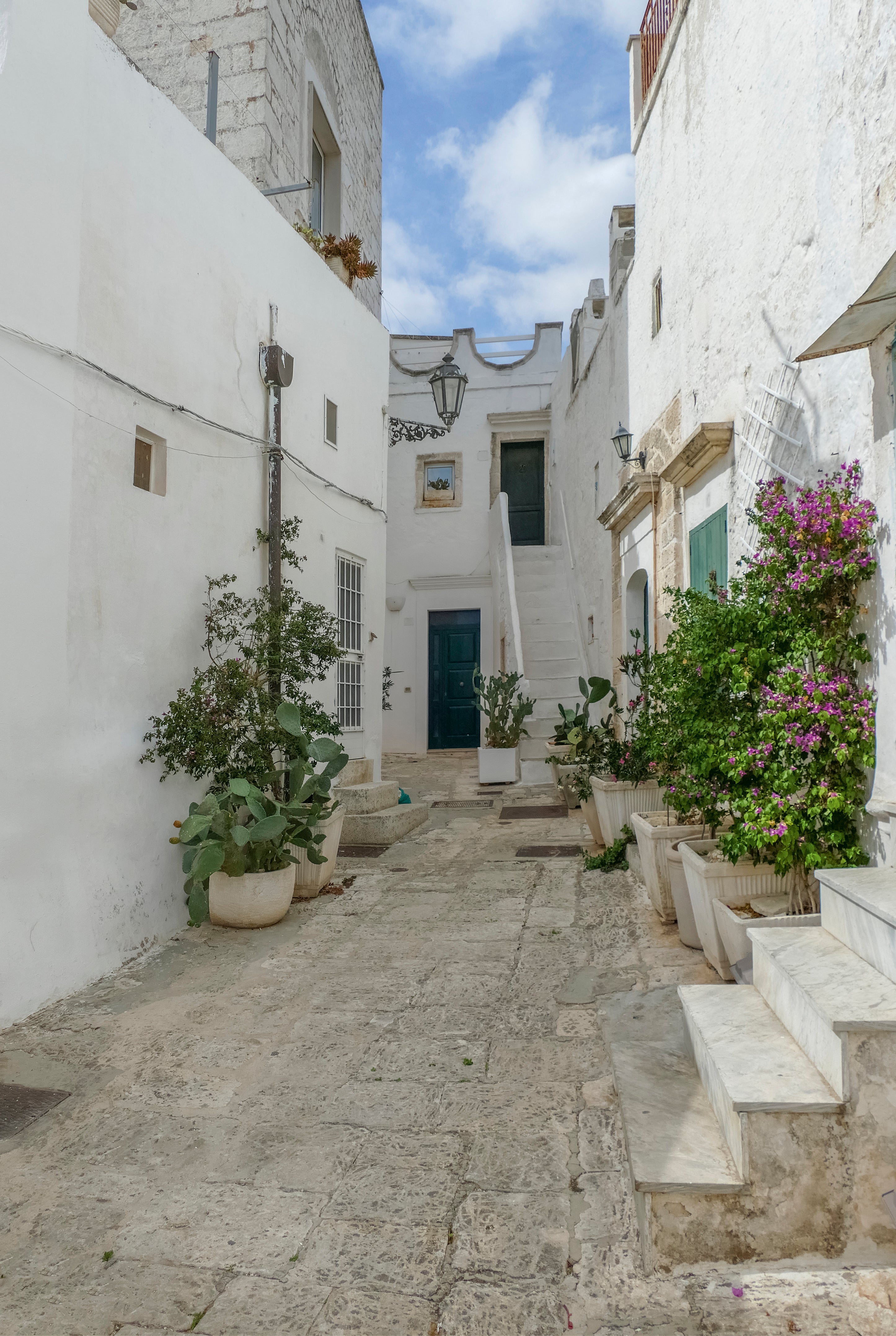 Hidden alley