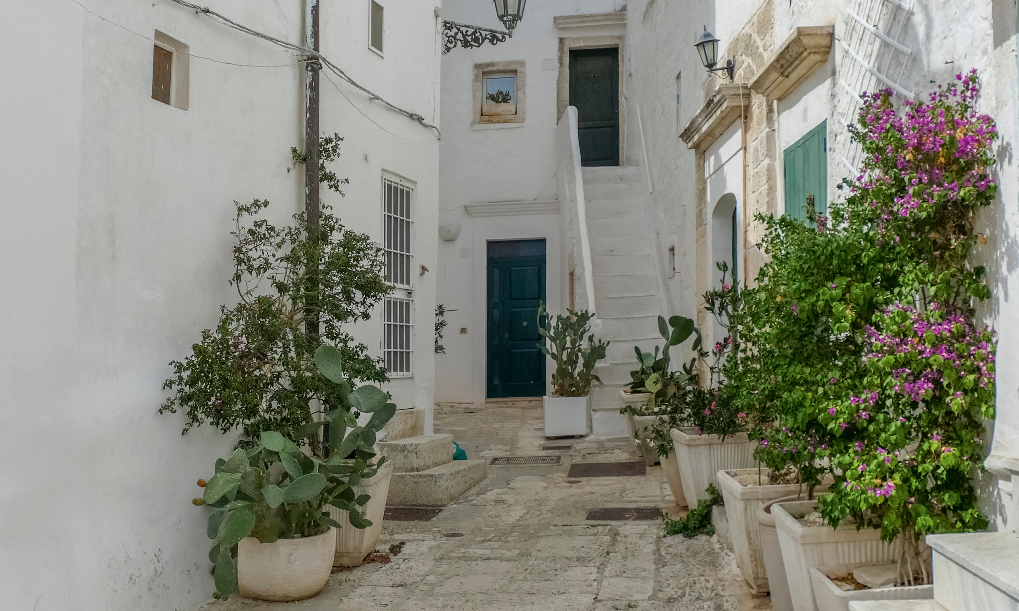 Hiddenalley-120x80cm.jpg