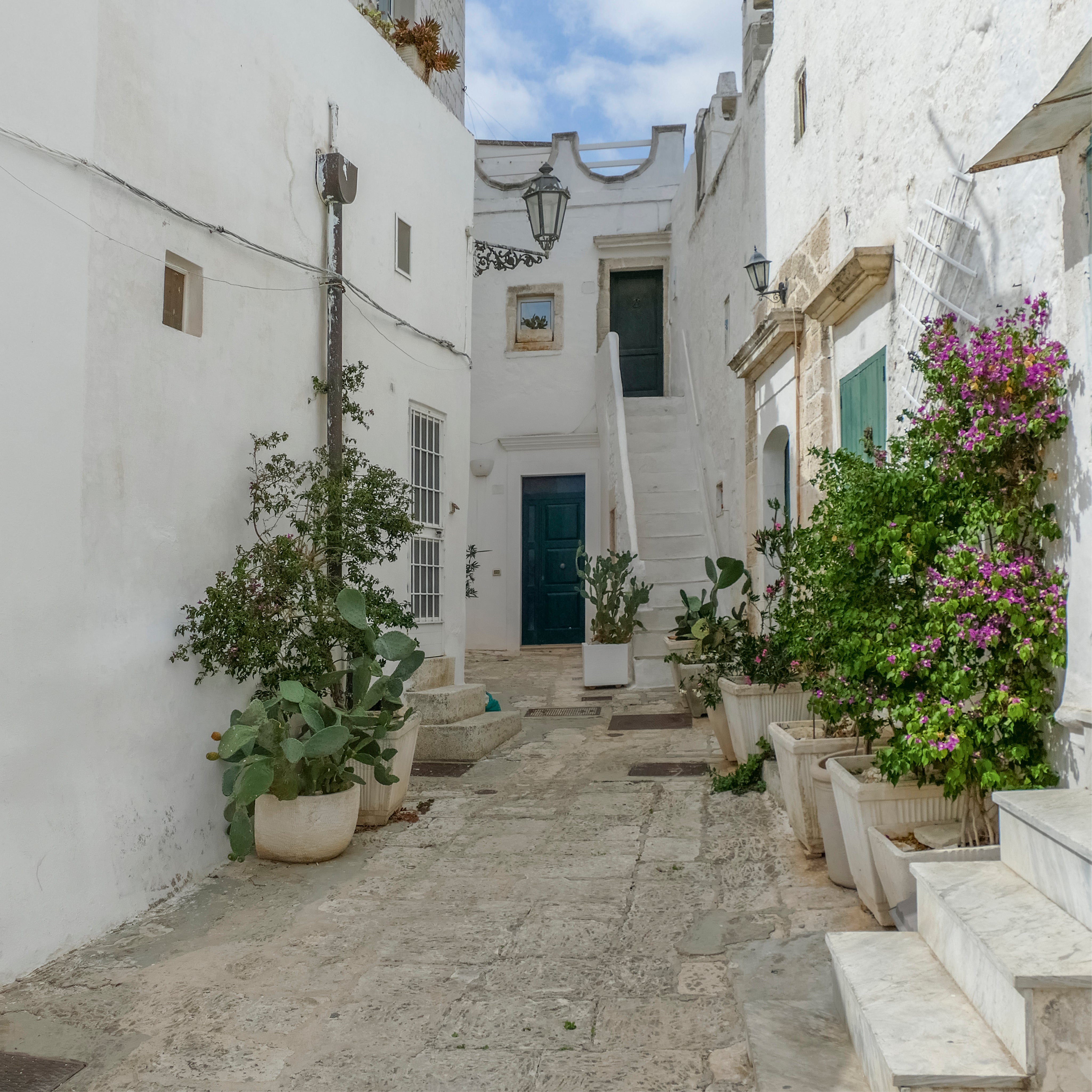 Hidden alley