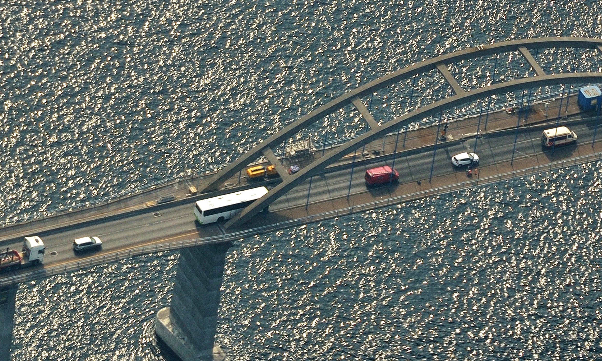 Horizonbridge-80x120cm.jpg