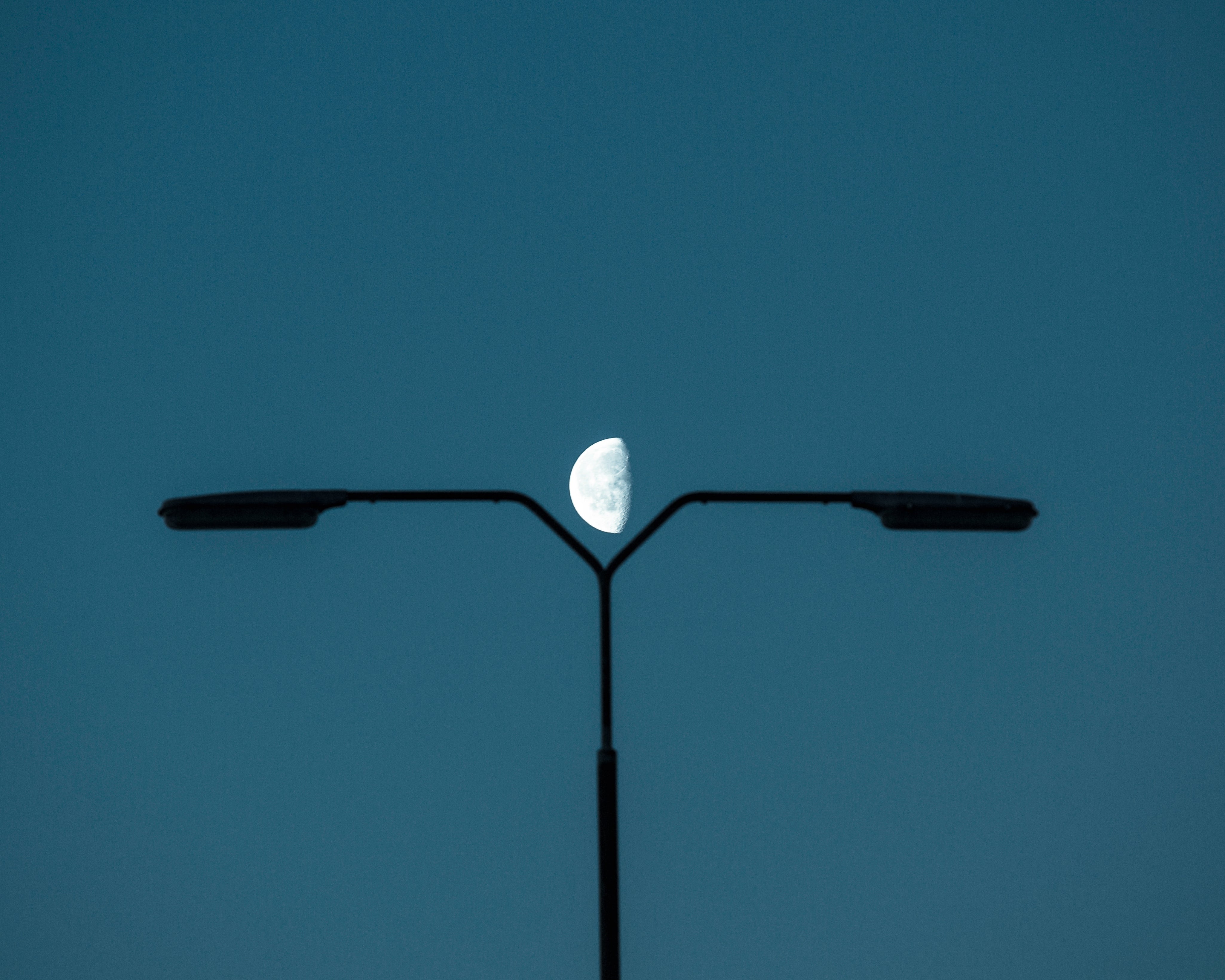 Lightinthedarkness-150x150cm.jpg