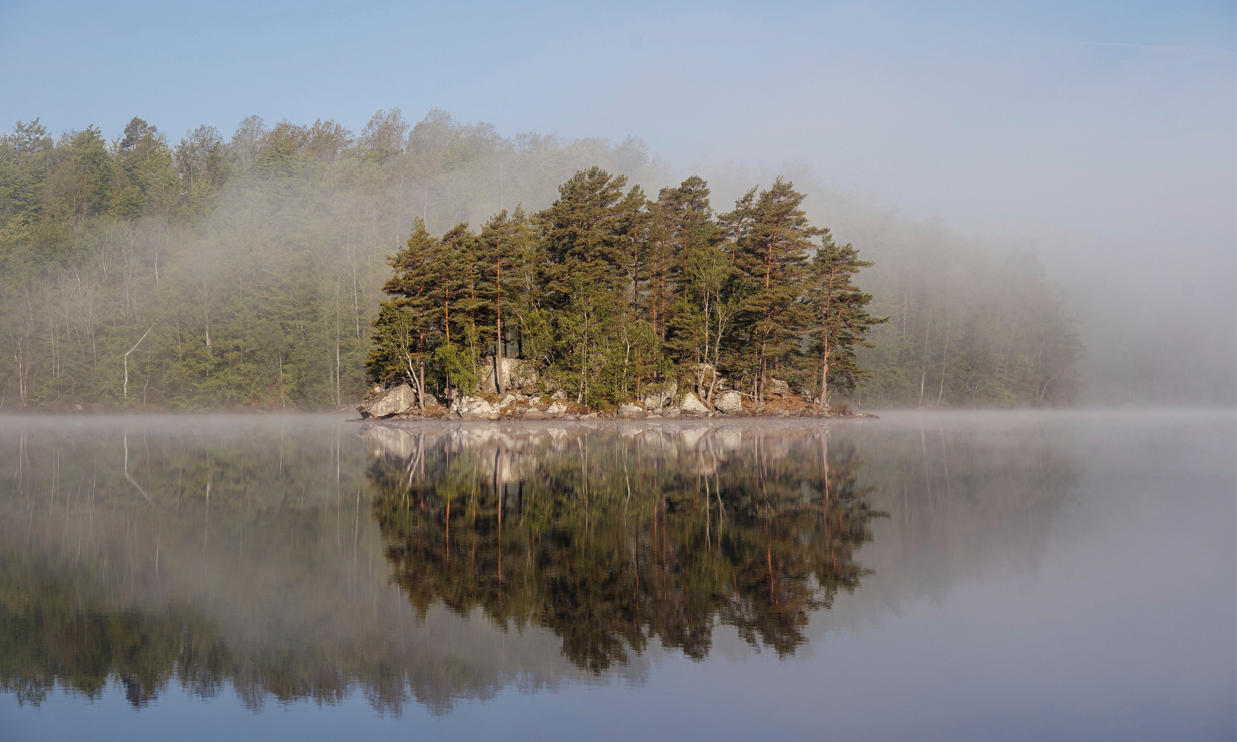 Mirrorlake-150x100cm.jpg