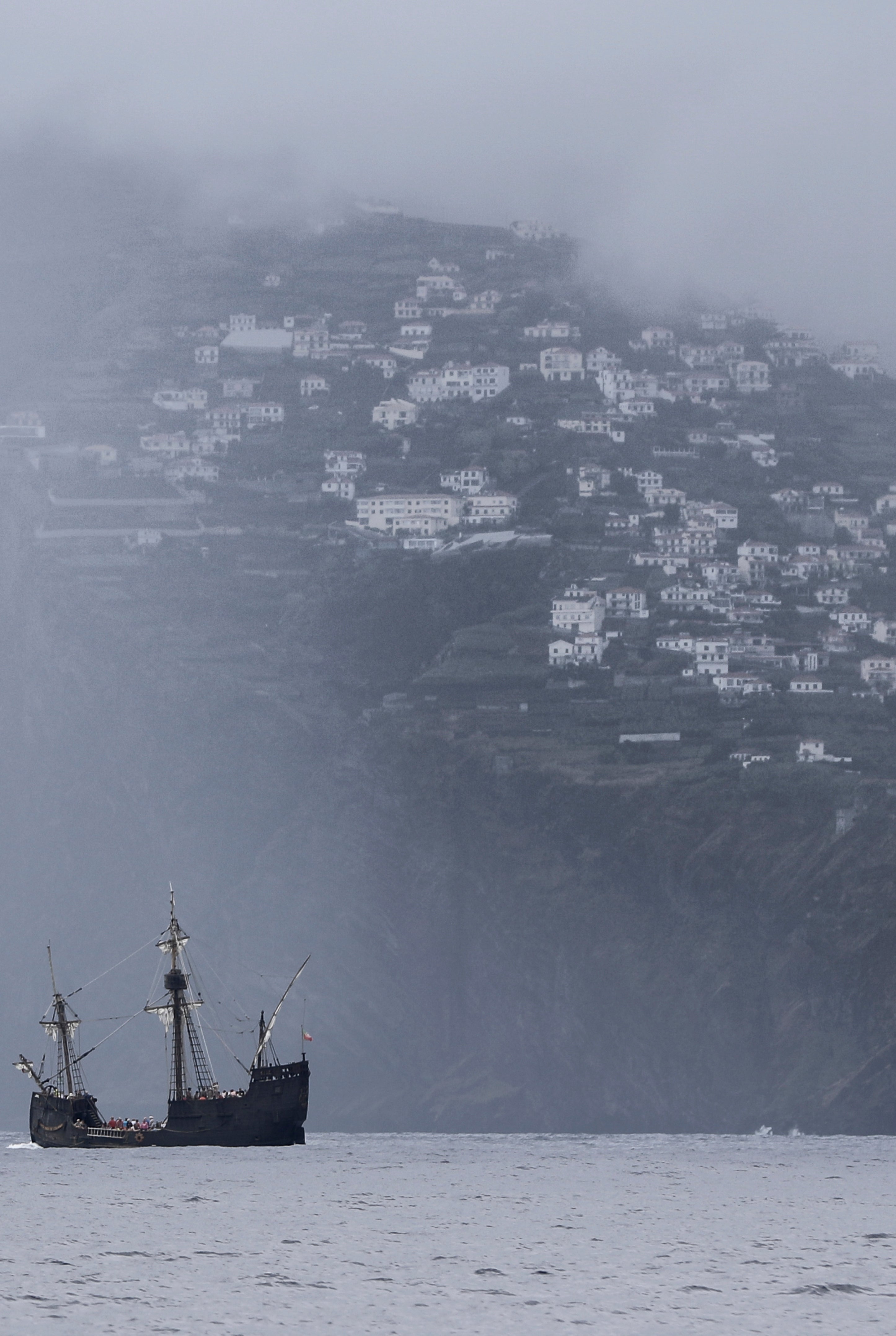 Mist and mast