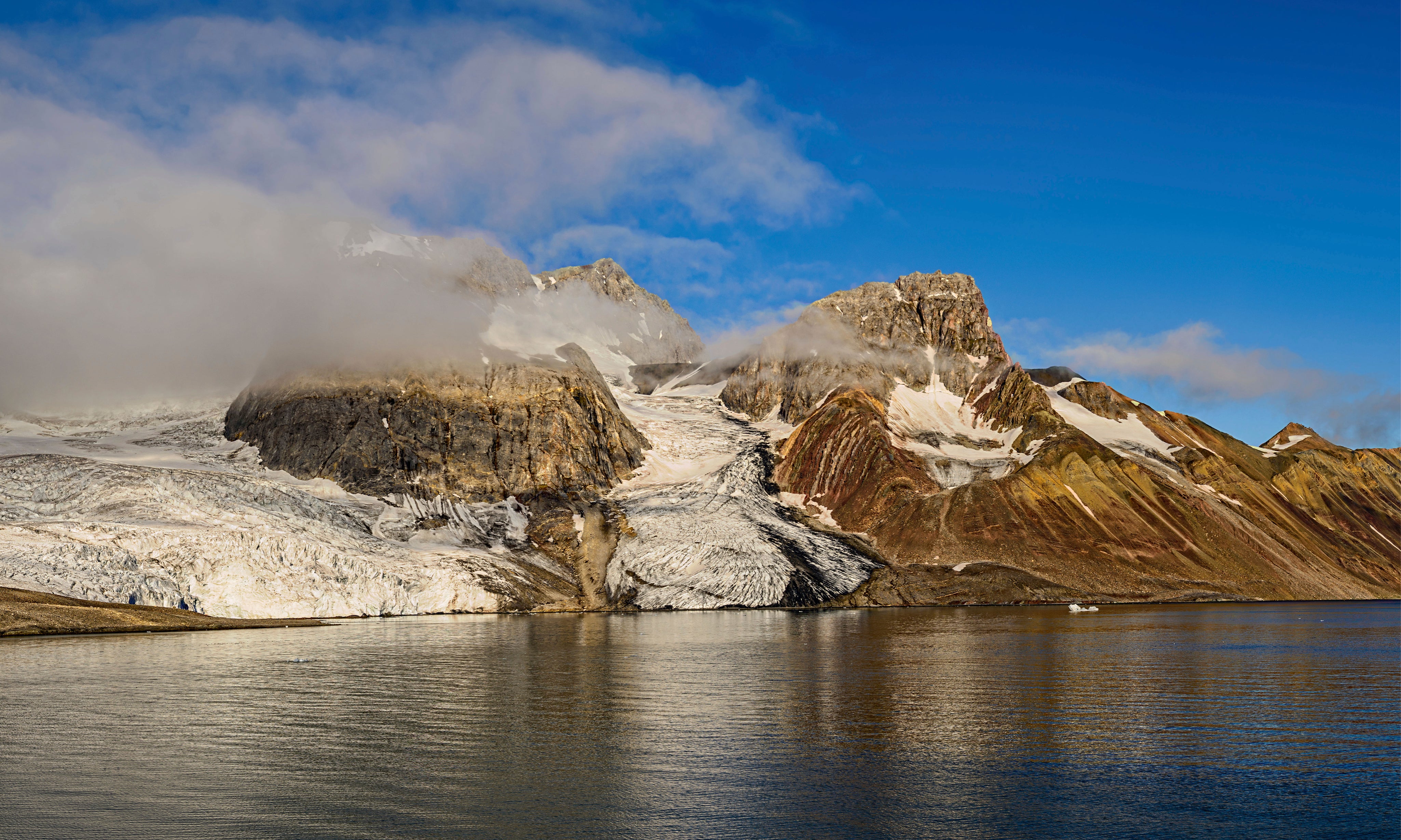 Mistyglacier-150x100cm.jpg