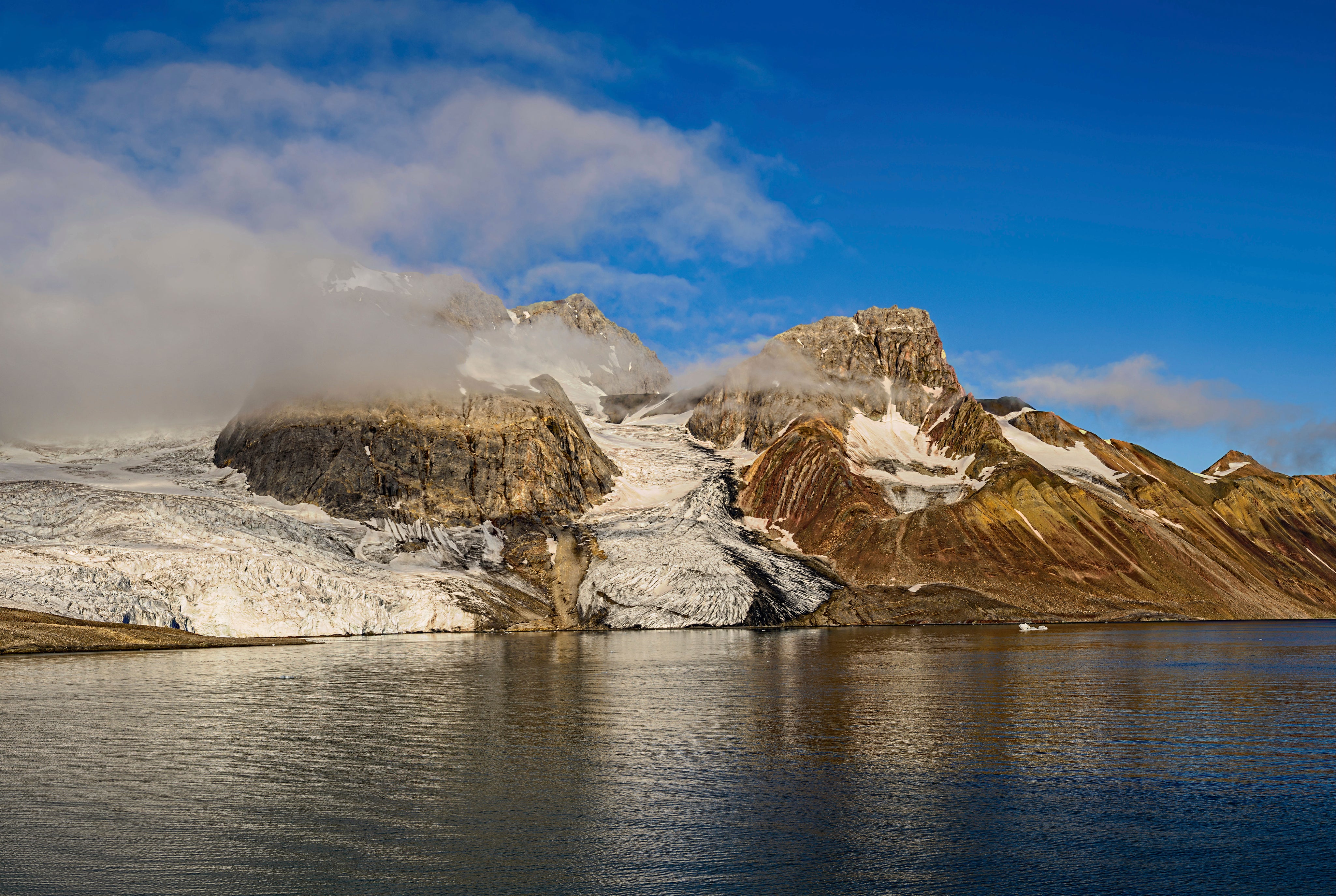 Mistyglacier-150x100cm.jpg