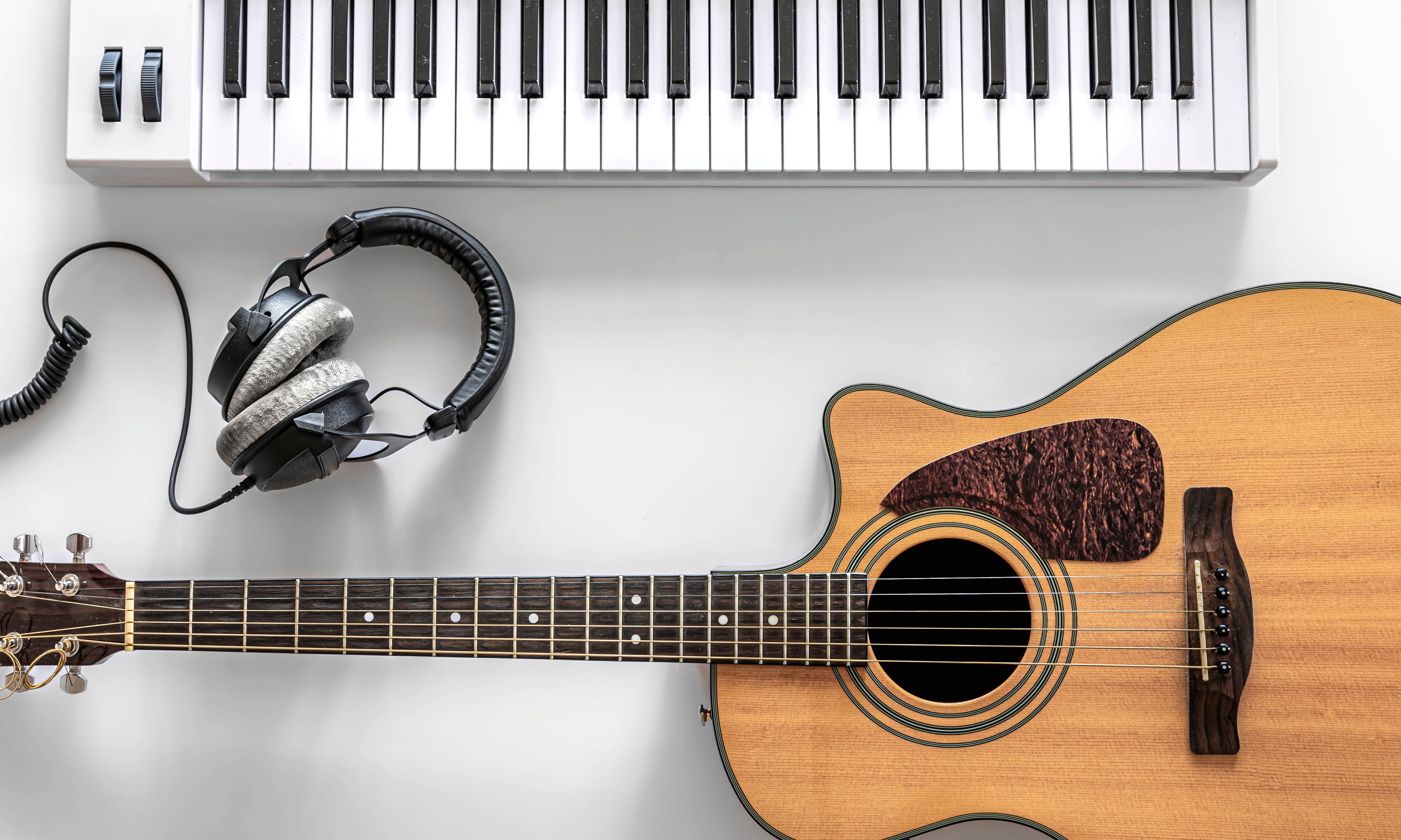 Musicessentials-120x80cm.jpg