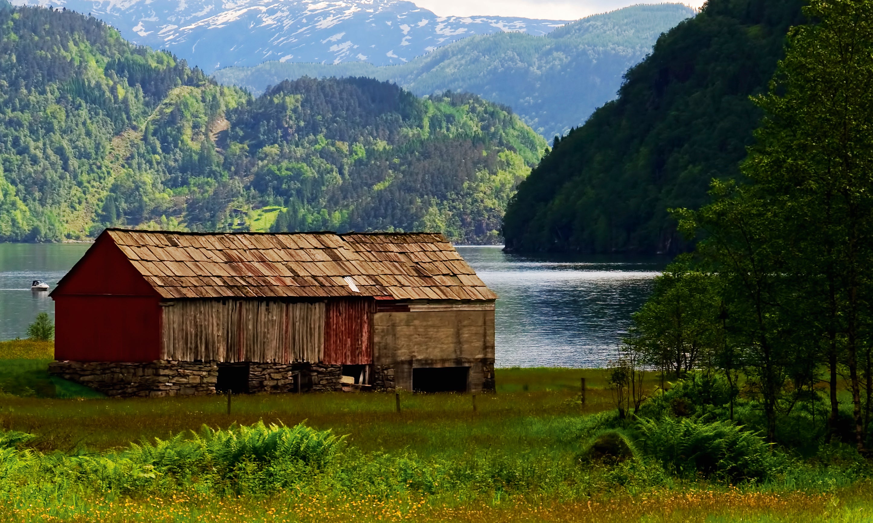 Nordicretreat-100x100cm.jpg