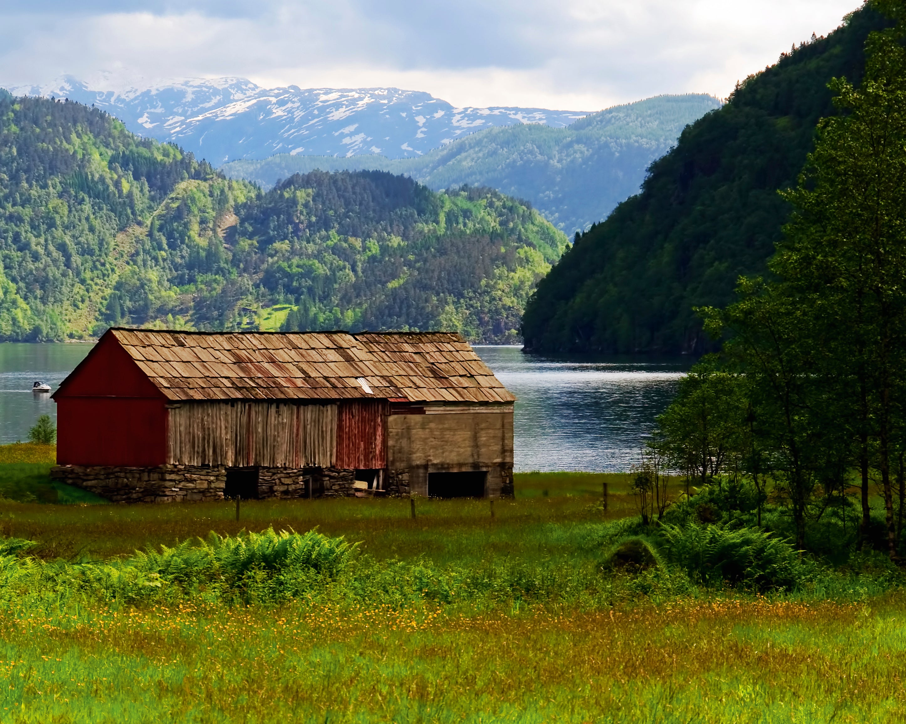 Nordicretreat-100x100cm.jpg