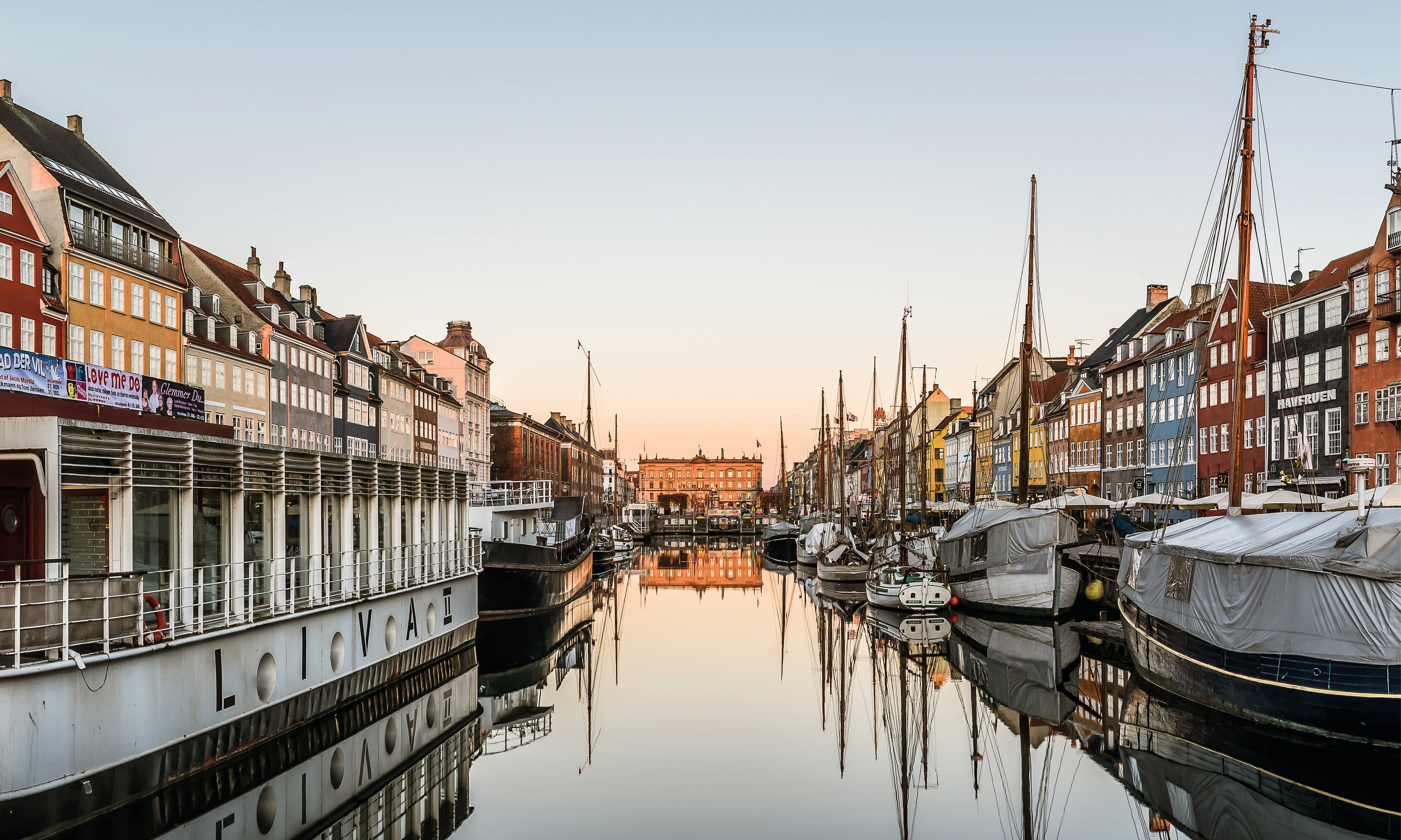 Nyhavnreflections-150x100cm.jpg