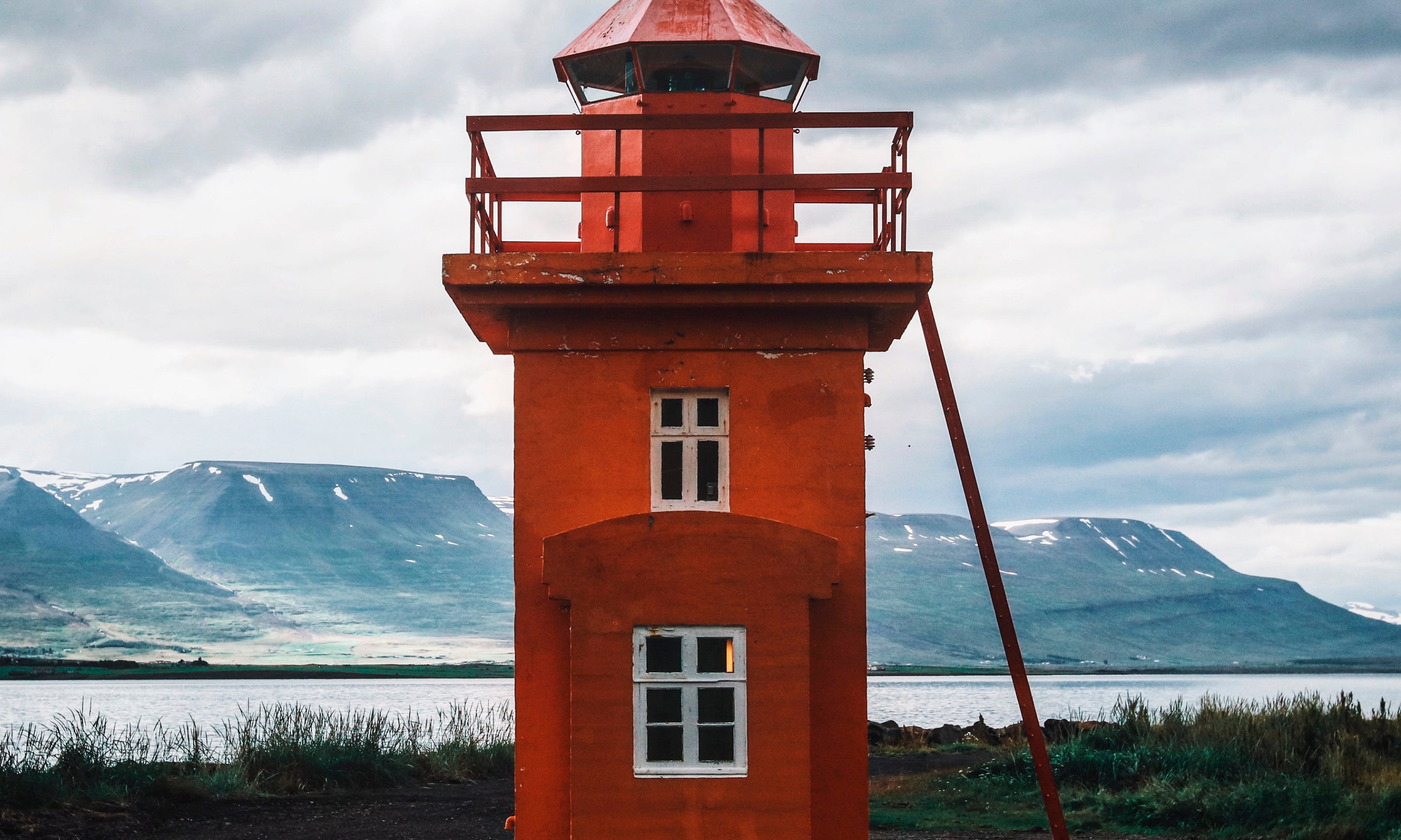 Orangeoutpost-100x150cm.jpg